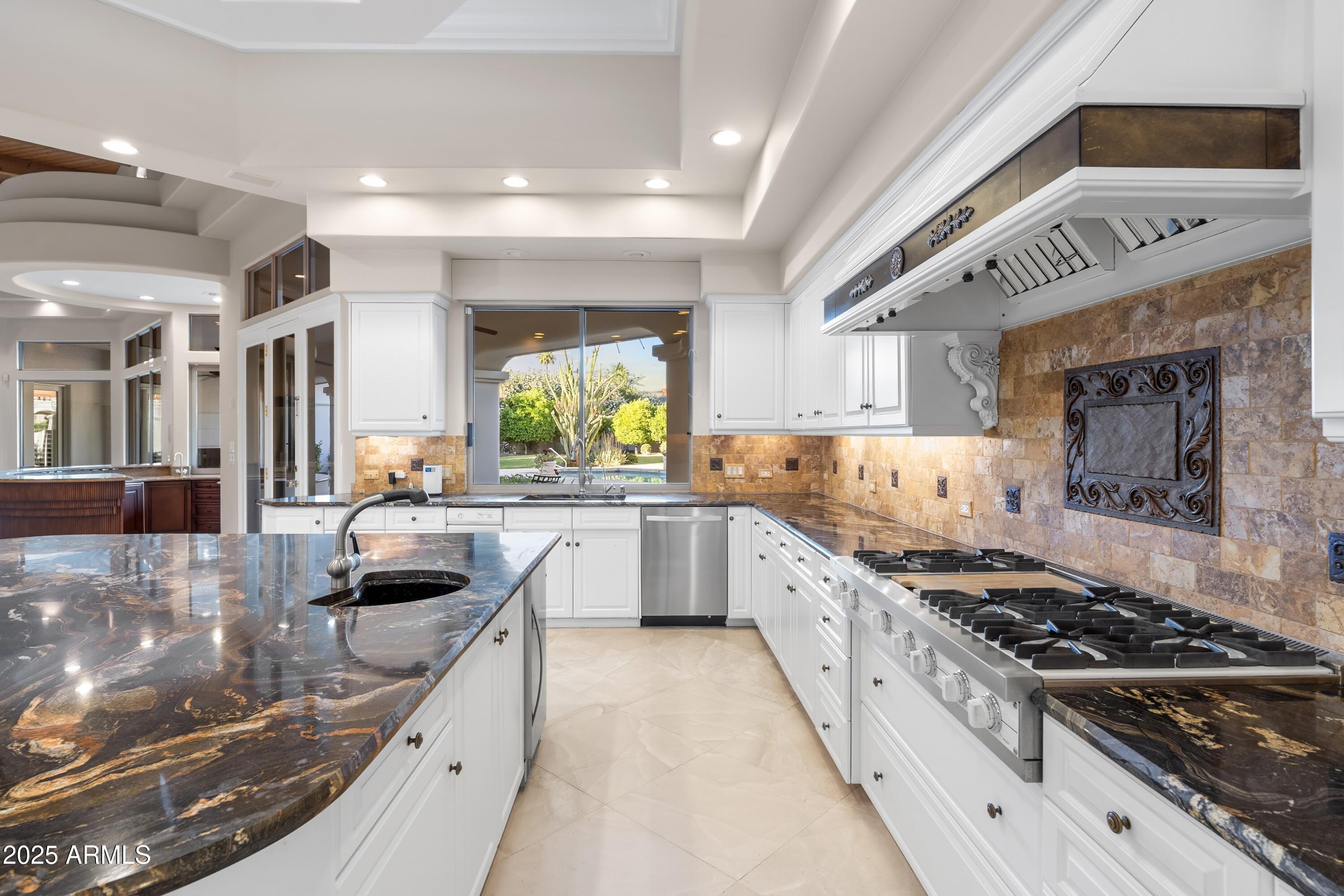 CAMELBACK COUNTRY ESTATES - Residential