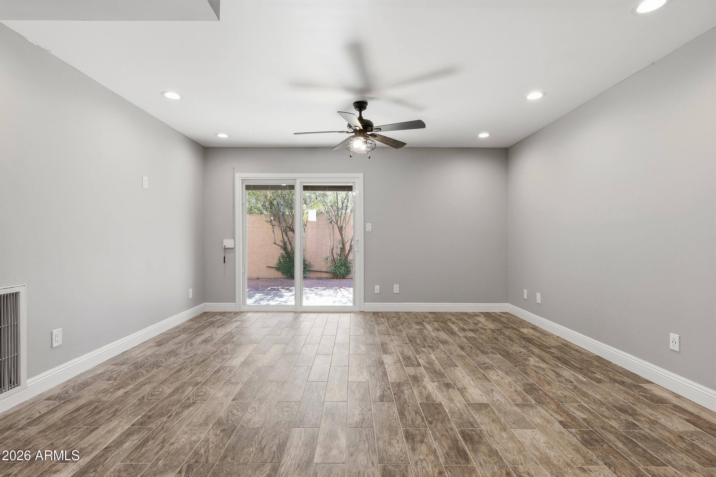 LAS ALEGRES - Residential