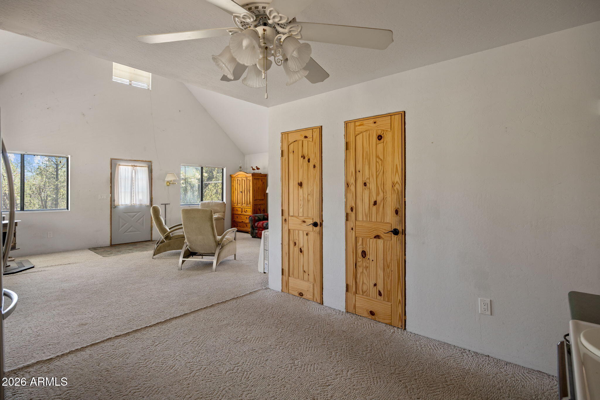 PINE SHADOWS - Residential
