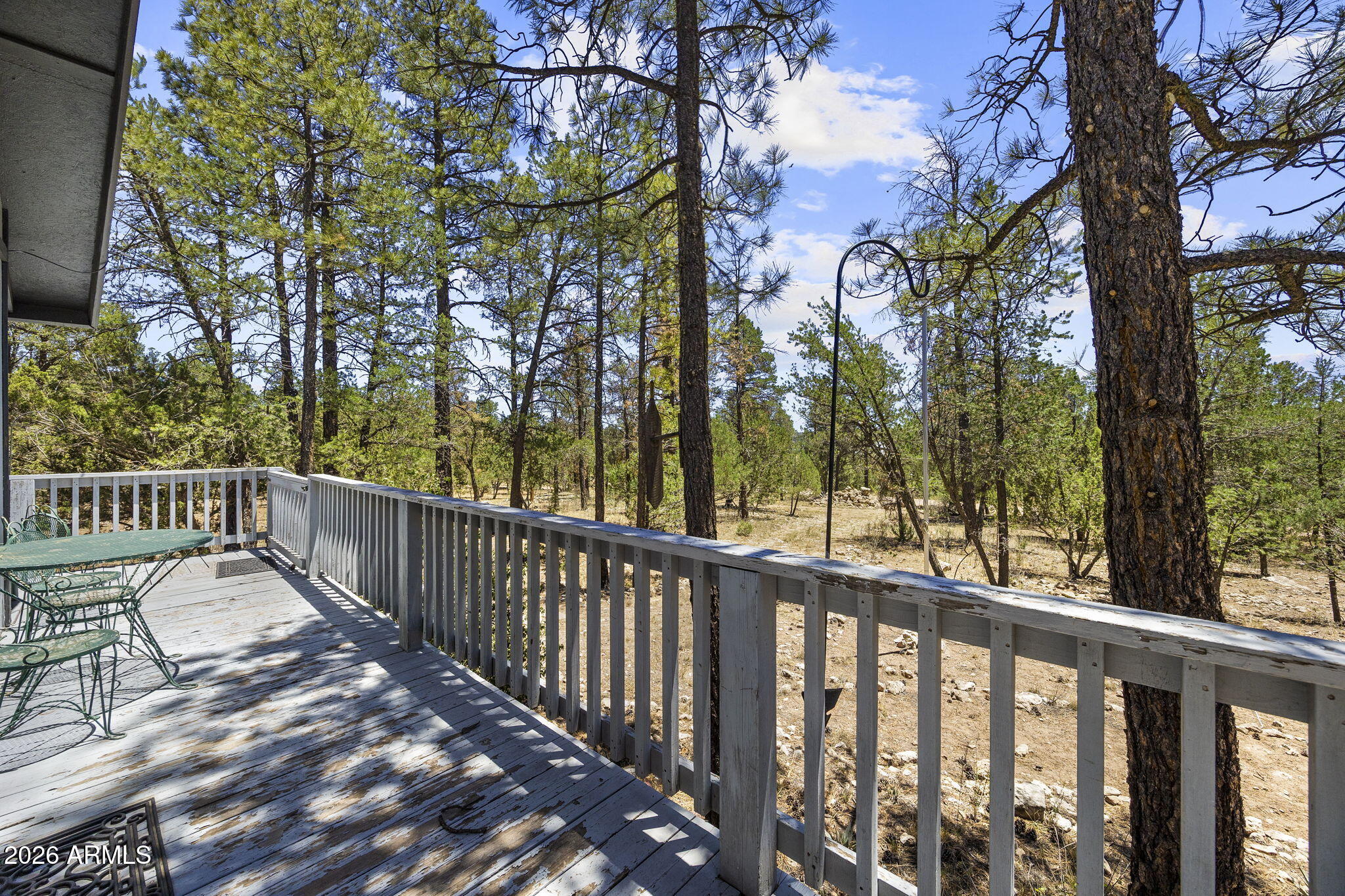 PINE SHADOWS - Residential