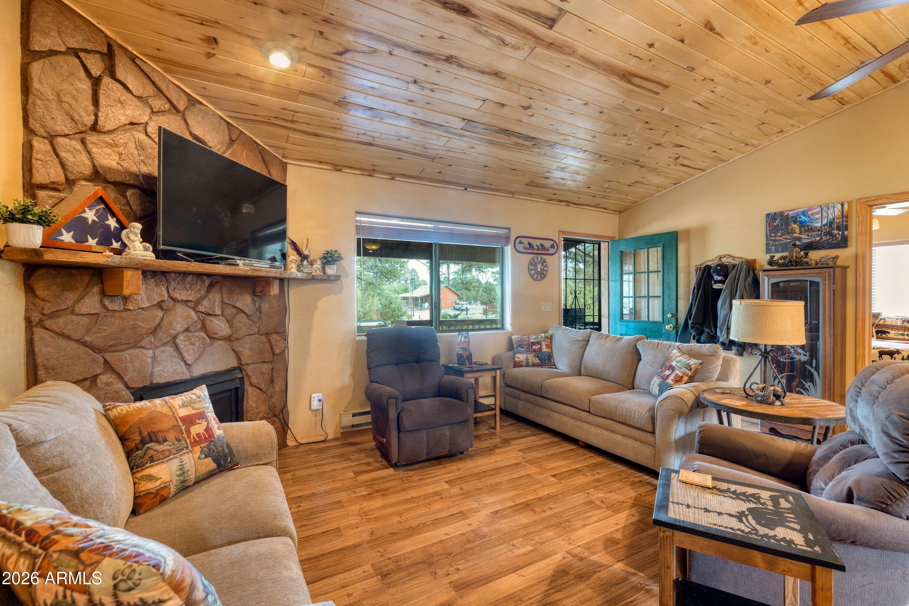 TIMBERLAKE PINES UNIT 1 - Residential