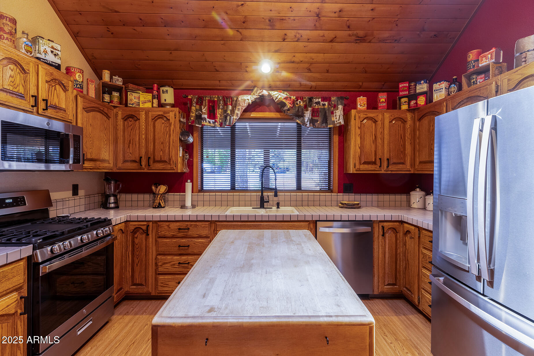 PINETOP LAKES COUNTRY CLUB UNIT 4 - Residential