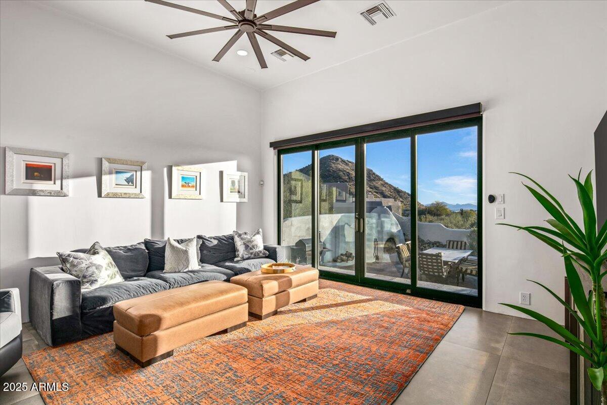 CANYON HEIGHTS - Residential