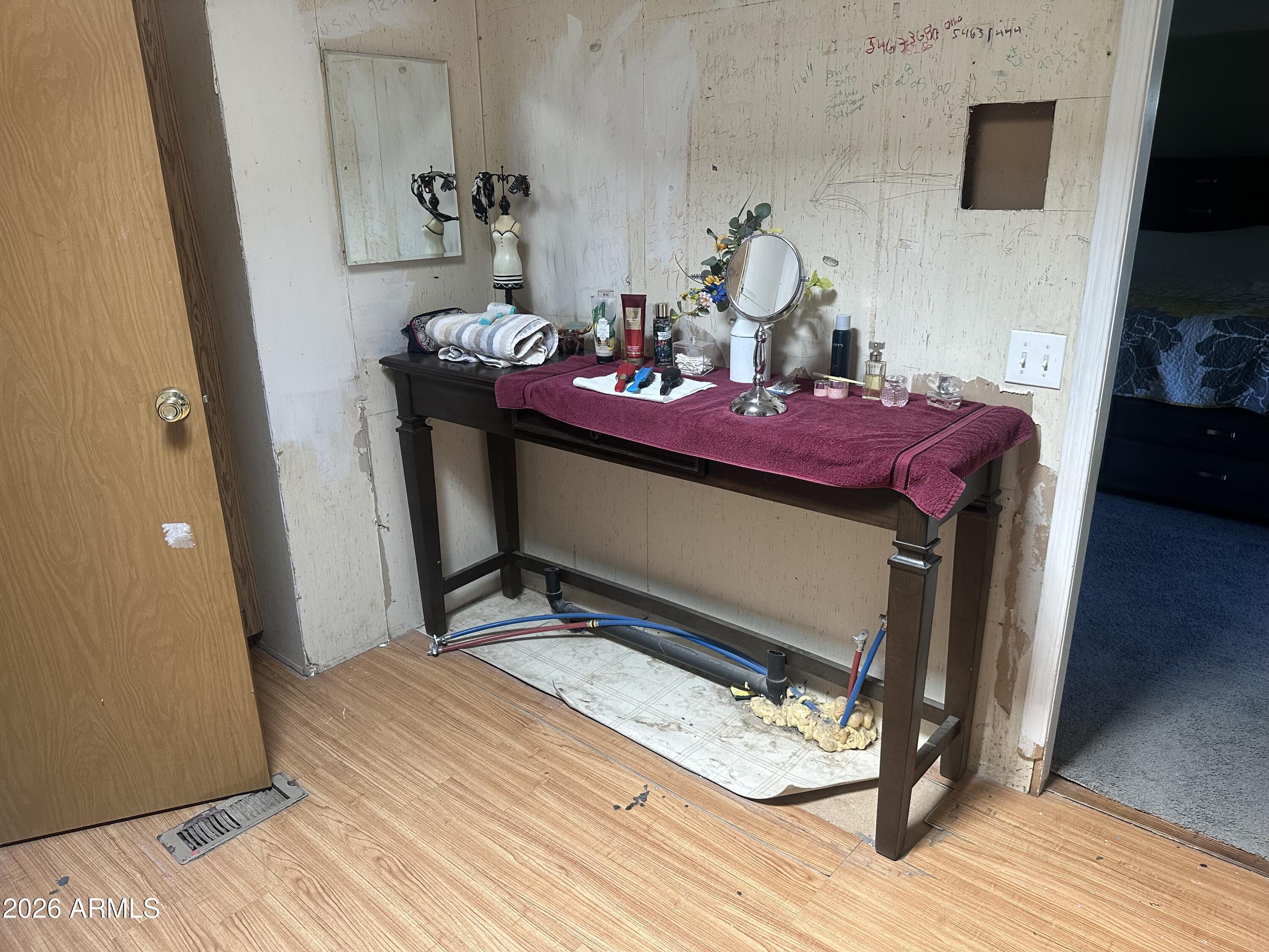 ELLKINS ACRES - Residential