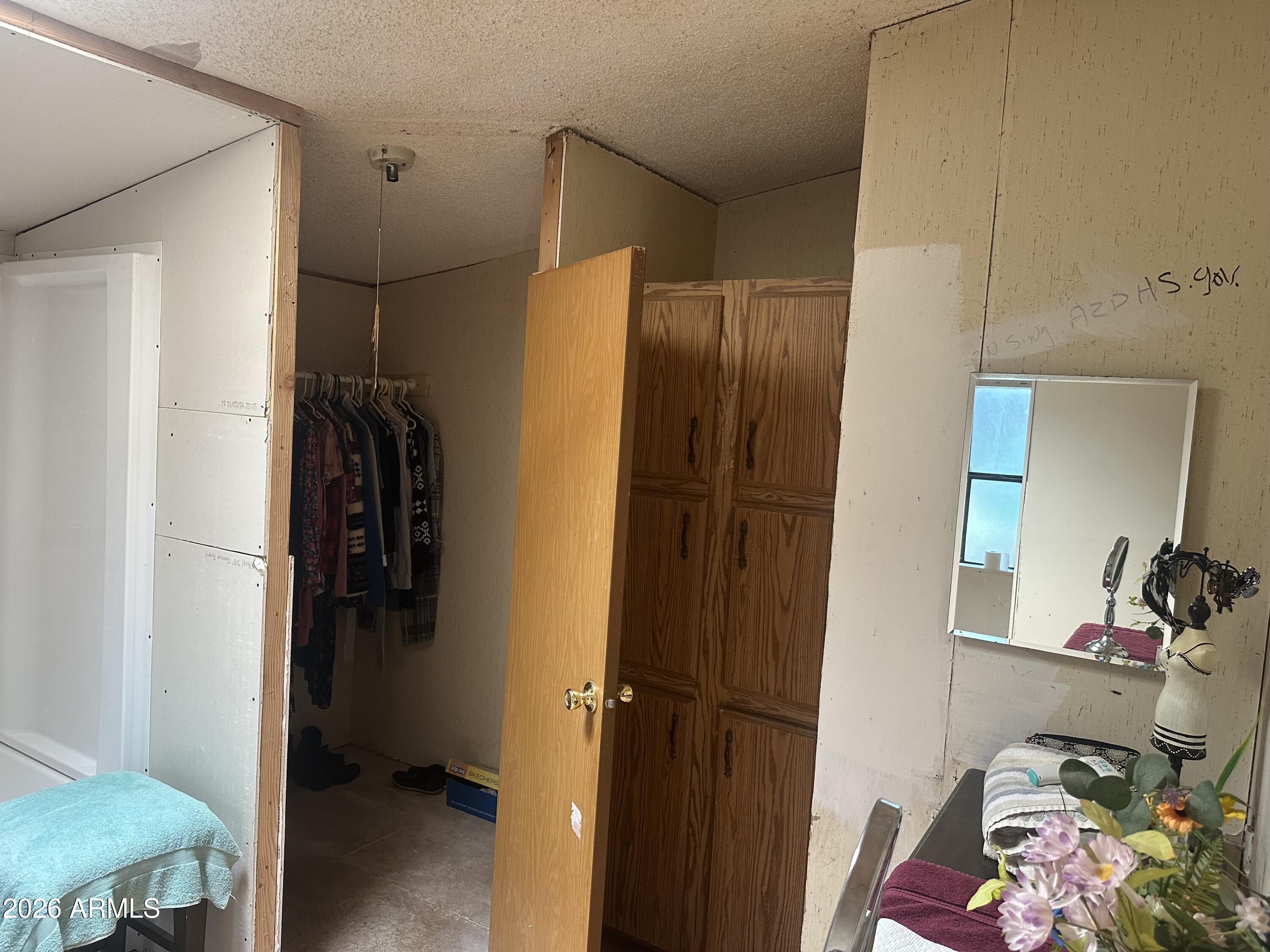 ELLKINS ACRES - Residential