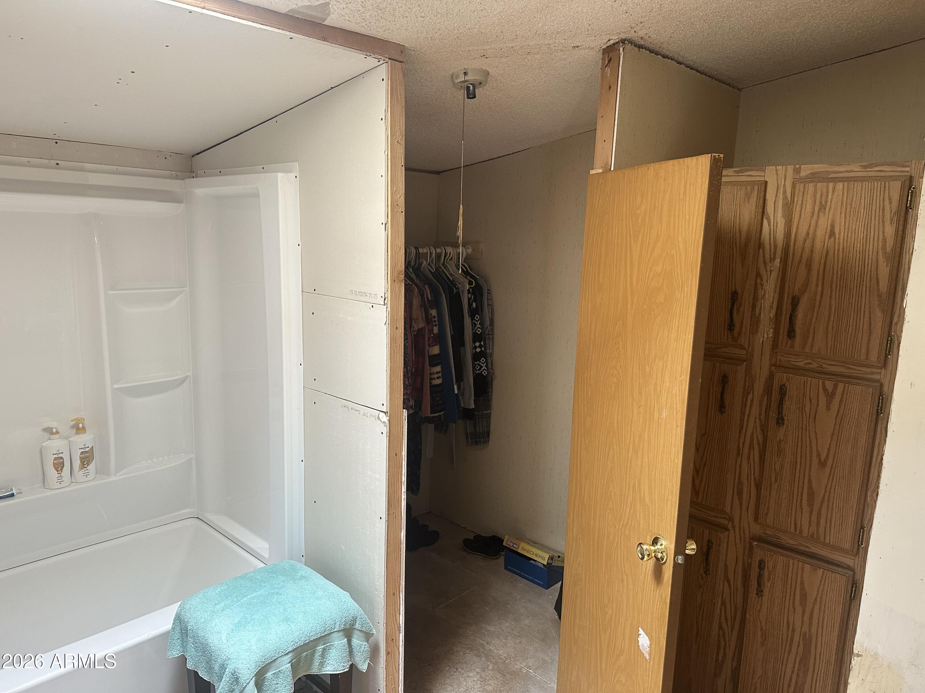 ELLKINS ACRES - Residential