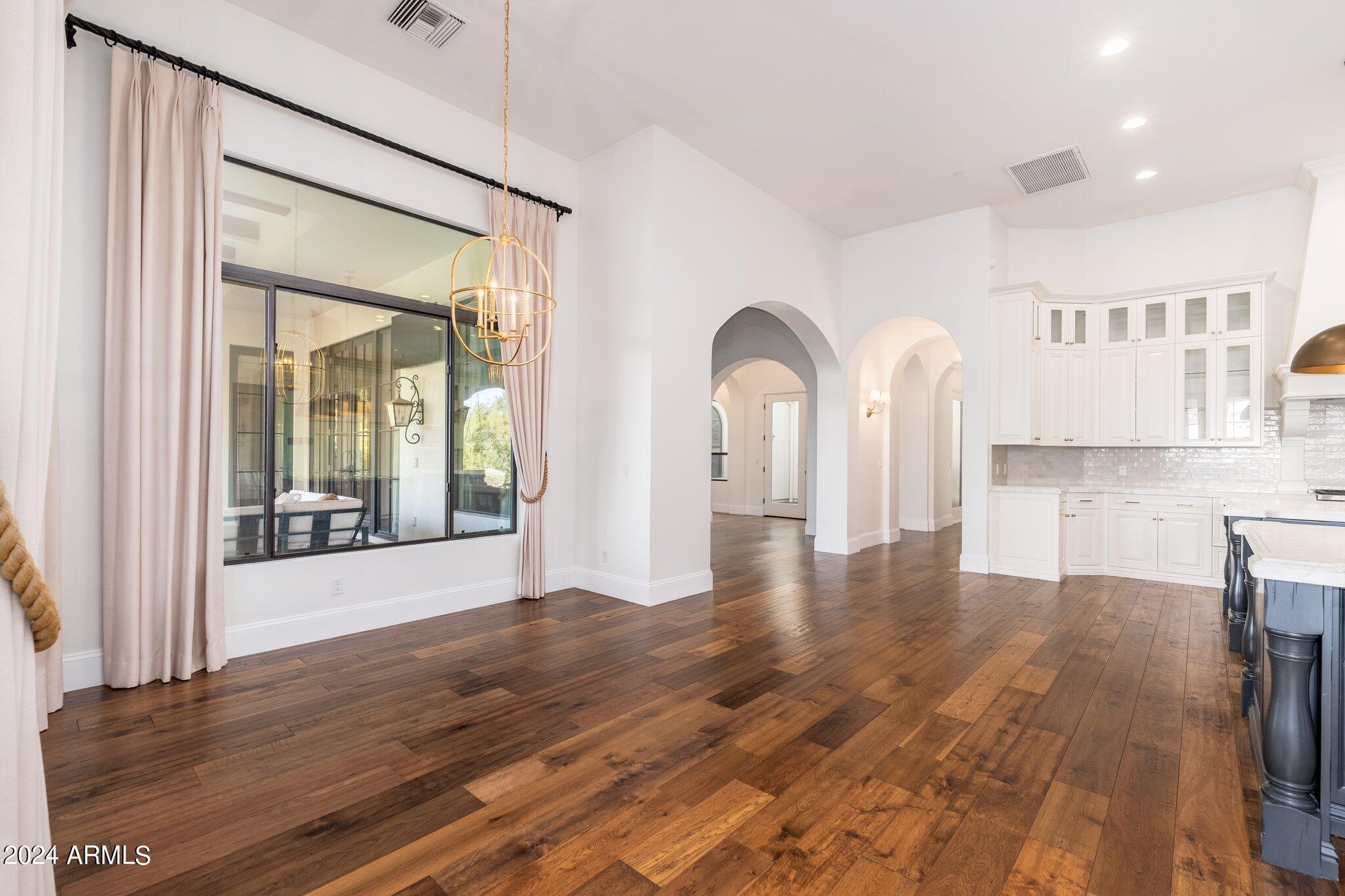 GARY ESTATES - Residential