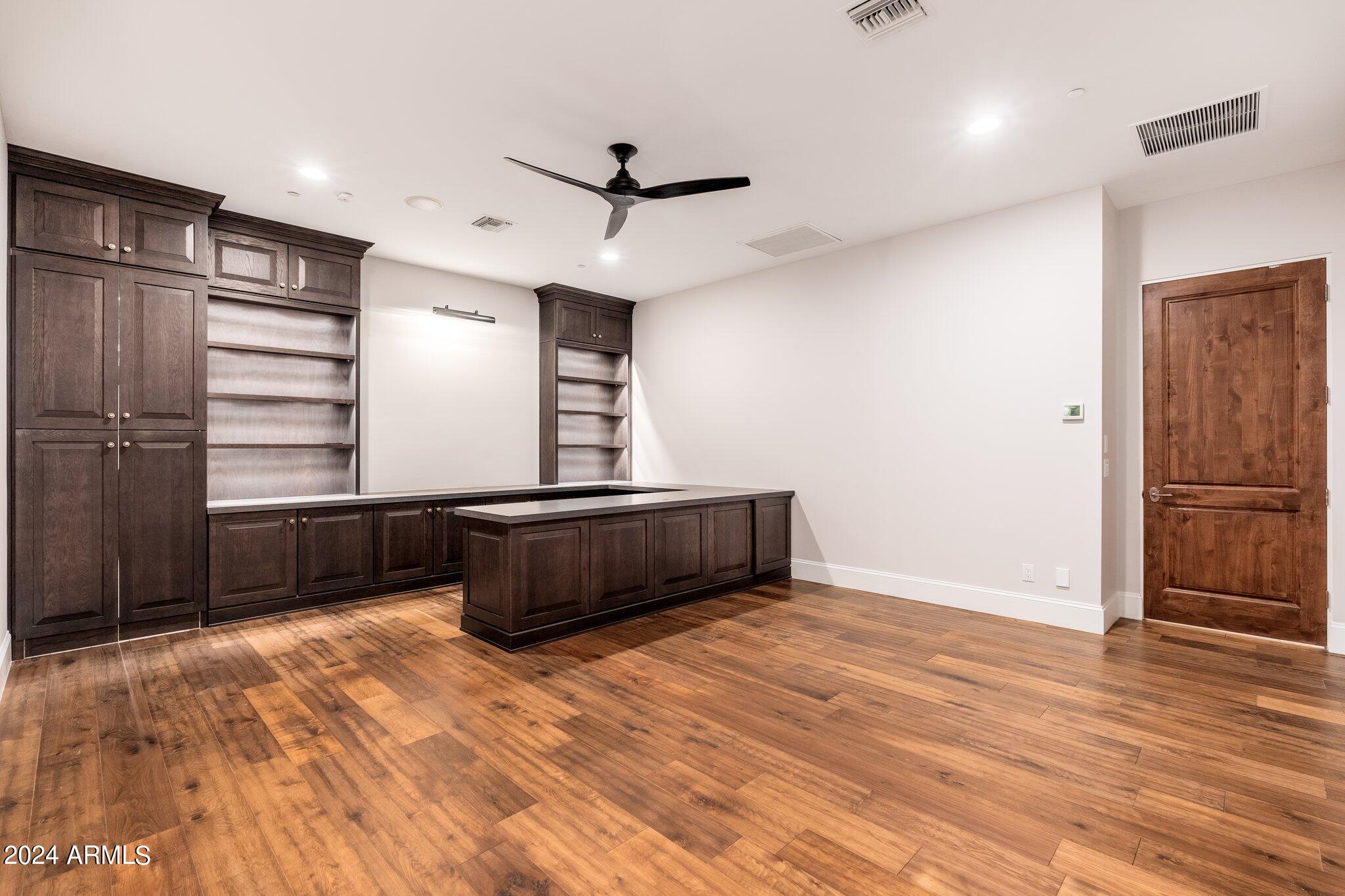 GARY ESTATES - Residential