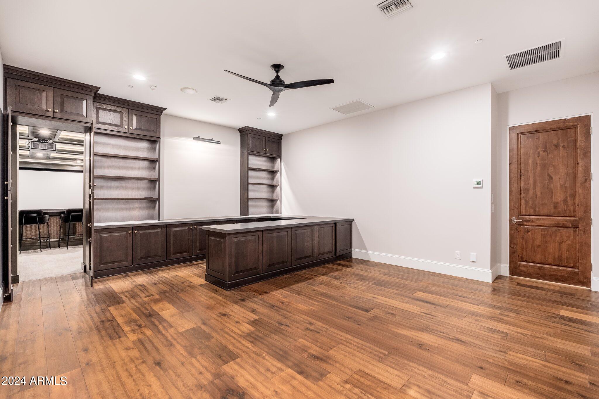 GARY ESTATES - Residential