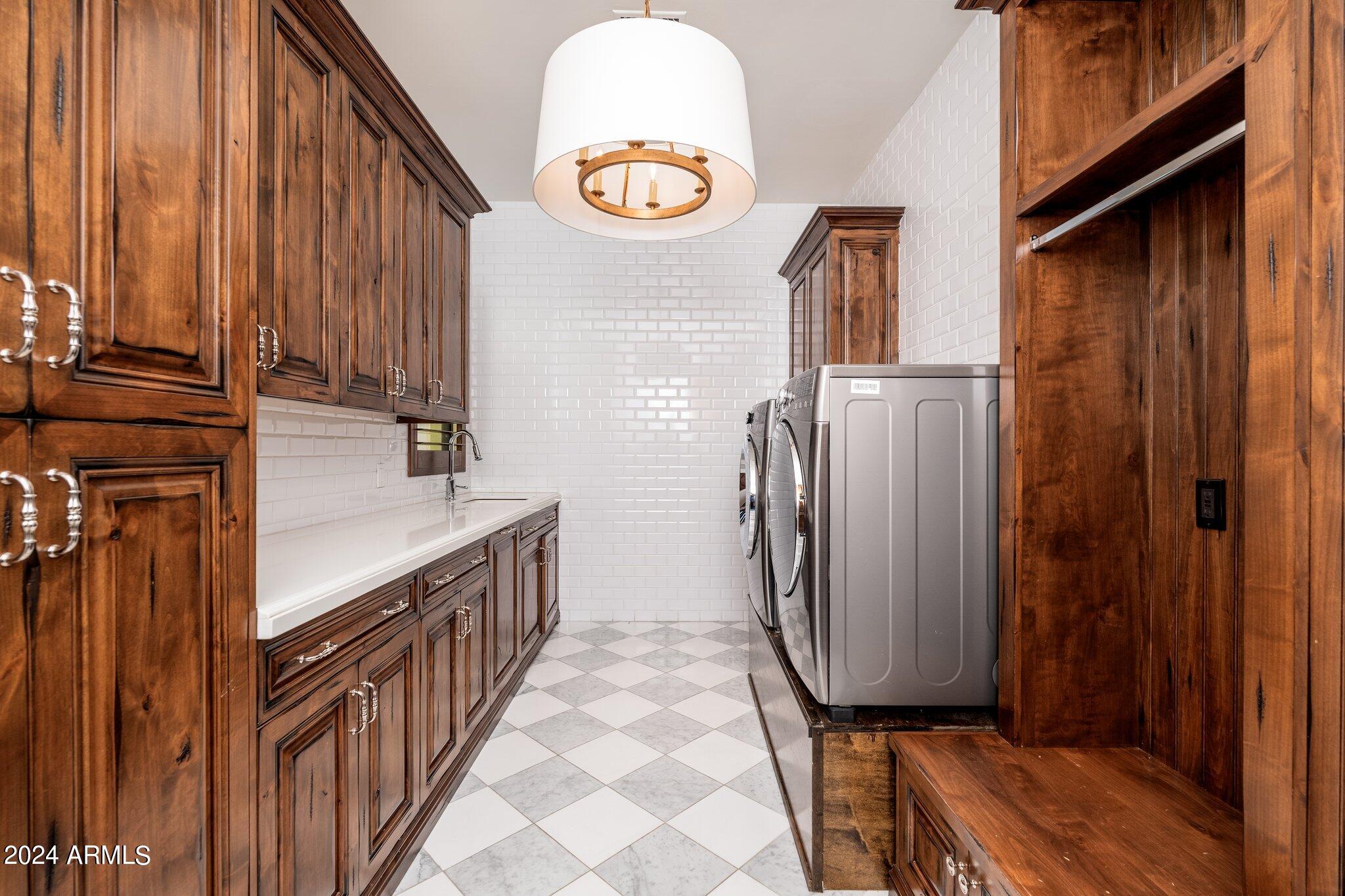 GARY ESTATES - Residential