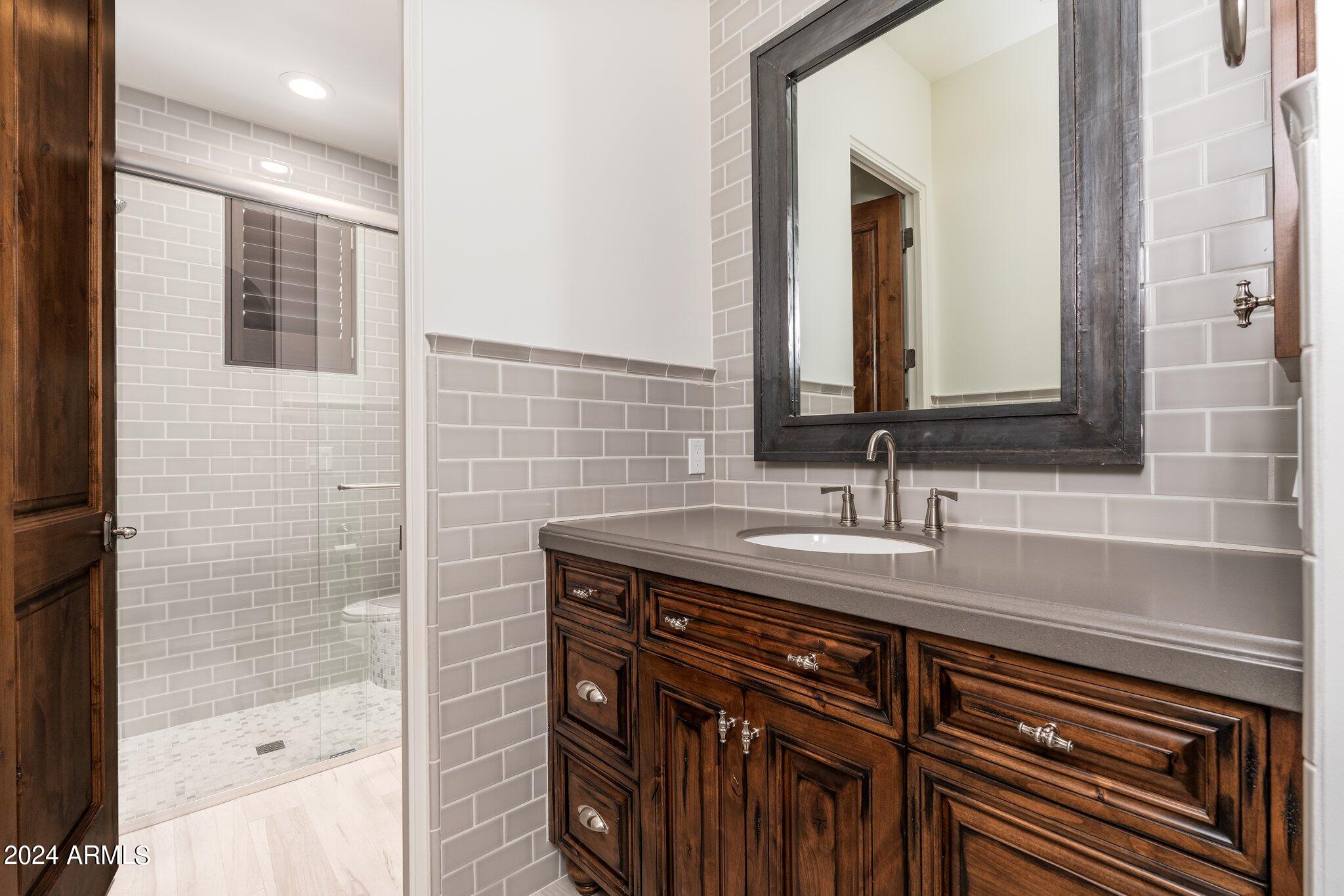 GARY ESTATES - Residential