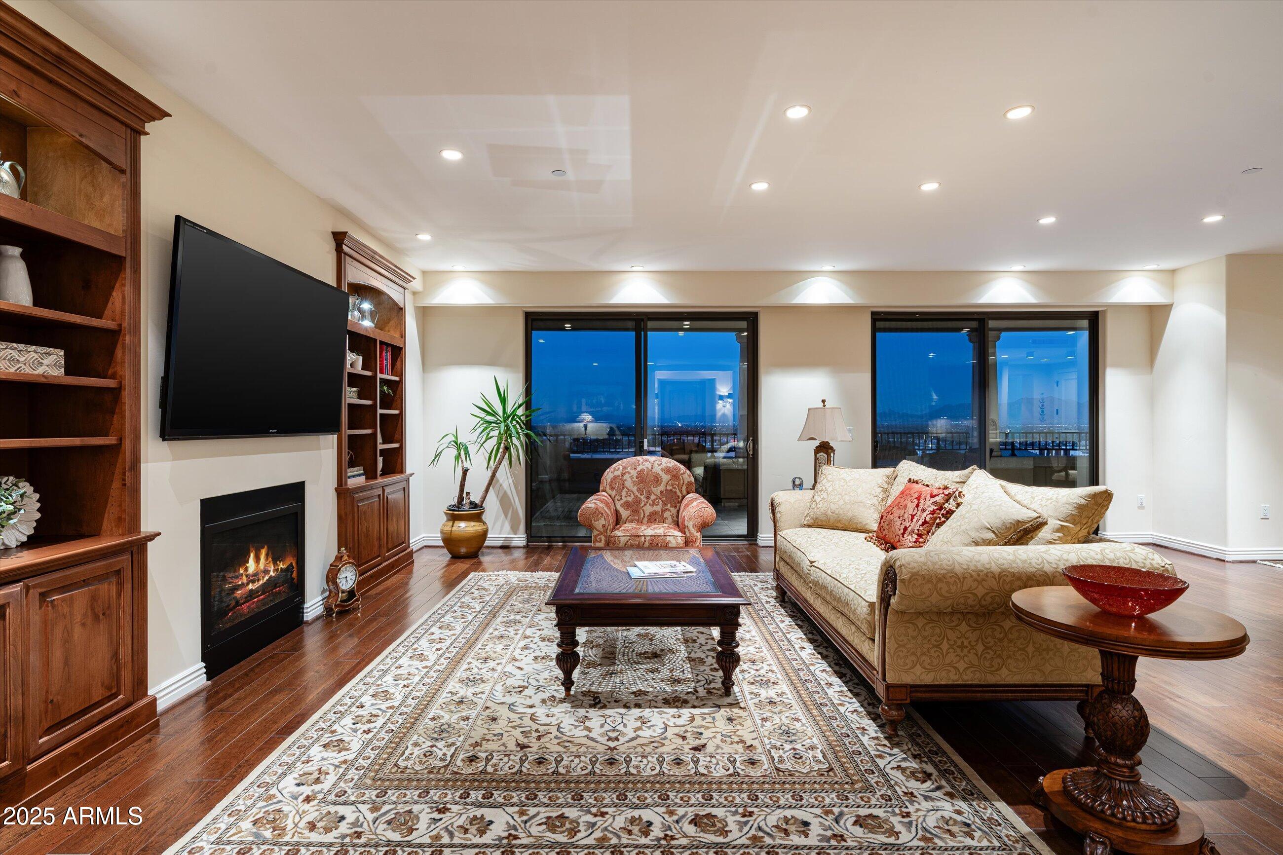 Scottsdale Waterfront Residences - Residential