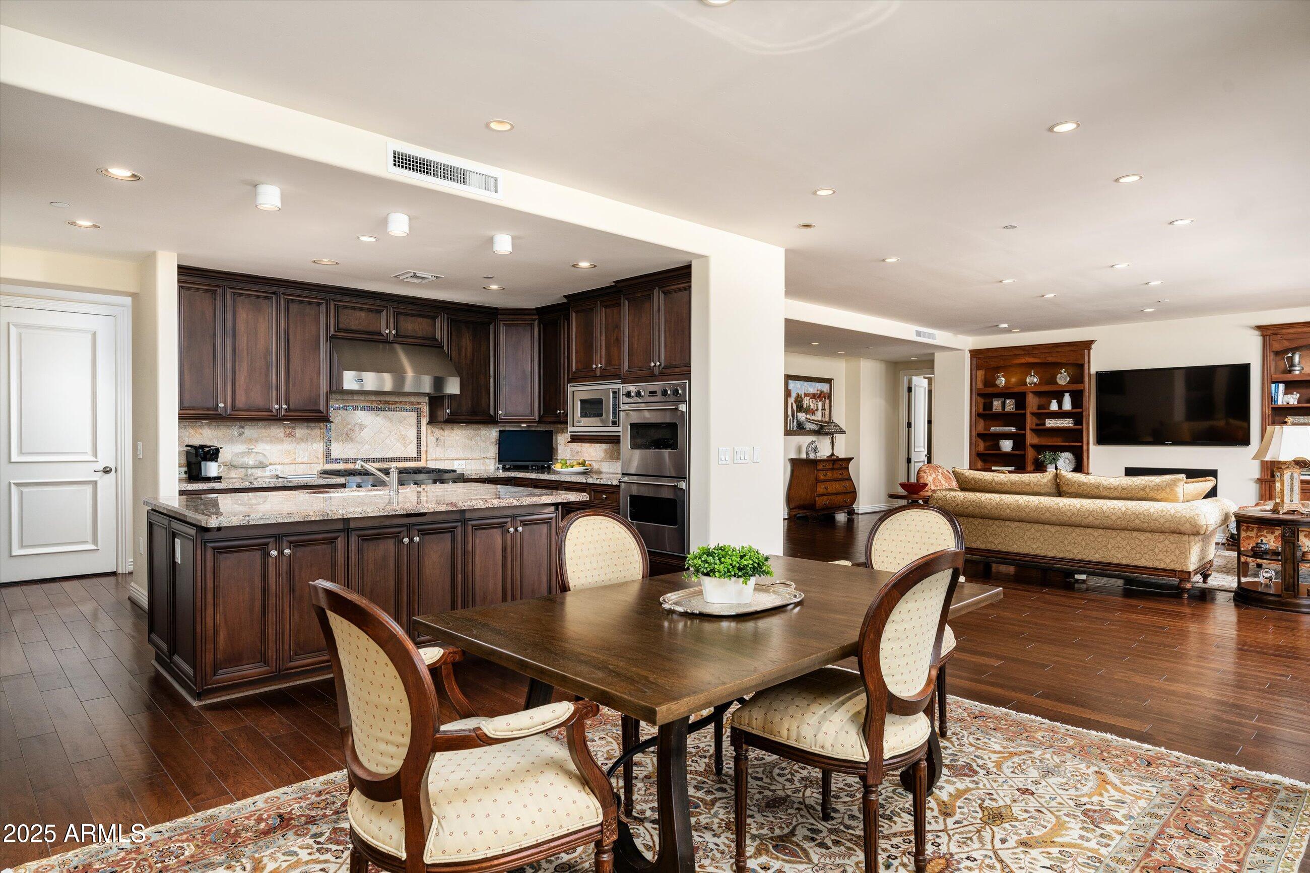 Scottsdale Waterfront Residences - Residential