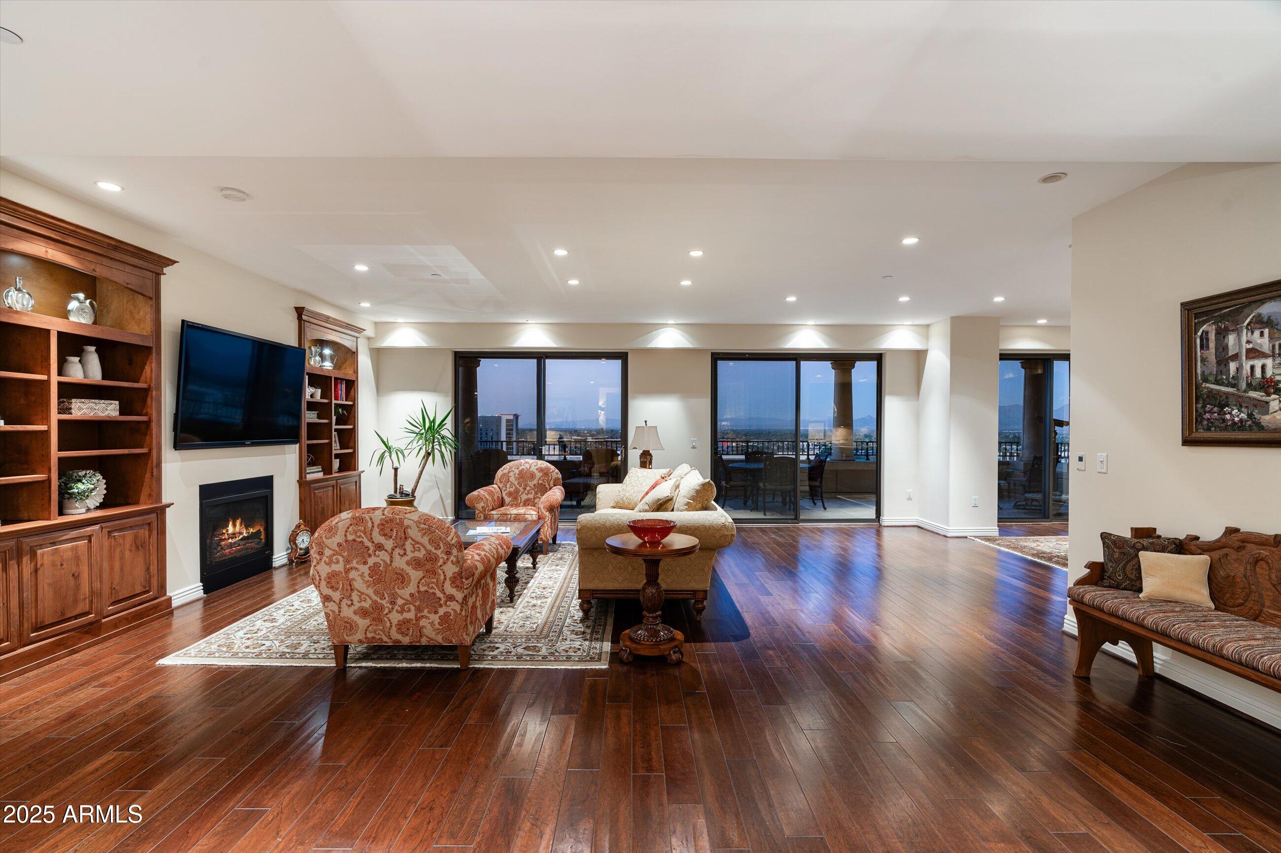 Scottsdale Waterfront Residences - Residential