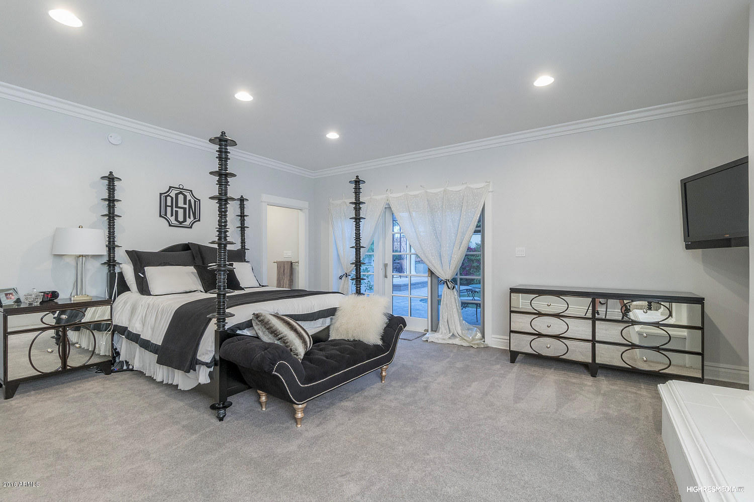 APACHE ESTATES - Residential