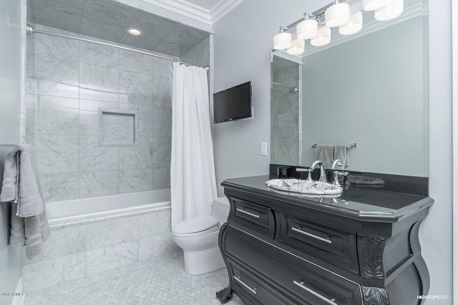 APACHE ESTATES - Residential