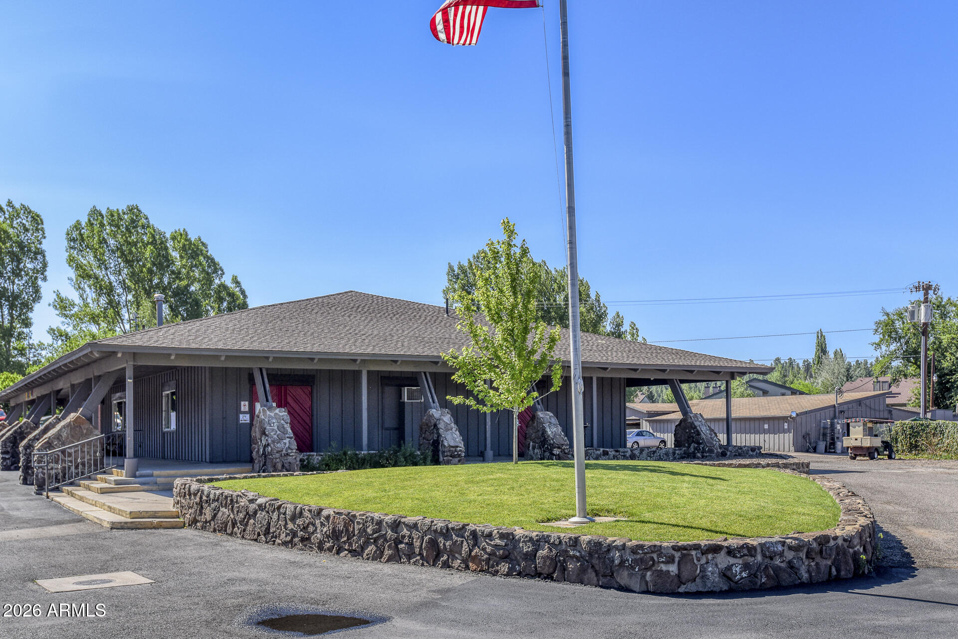 SUBDIVISION: PINEWOOD UNIT 09 LOT: 91 SIXTEENTH: SW QUARTER: NW SECTION: 15 TOWNSHIP: 18N RANGE: 07E - Residential