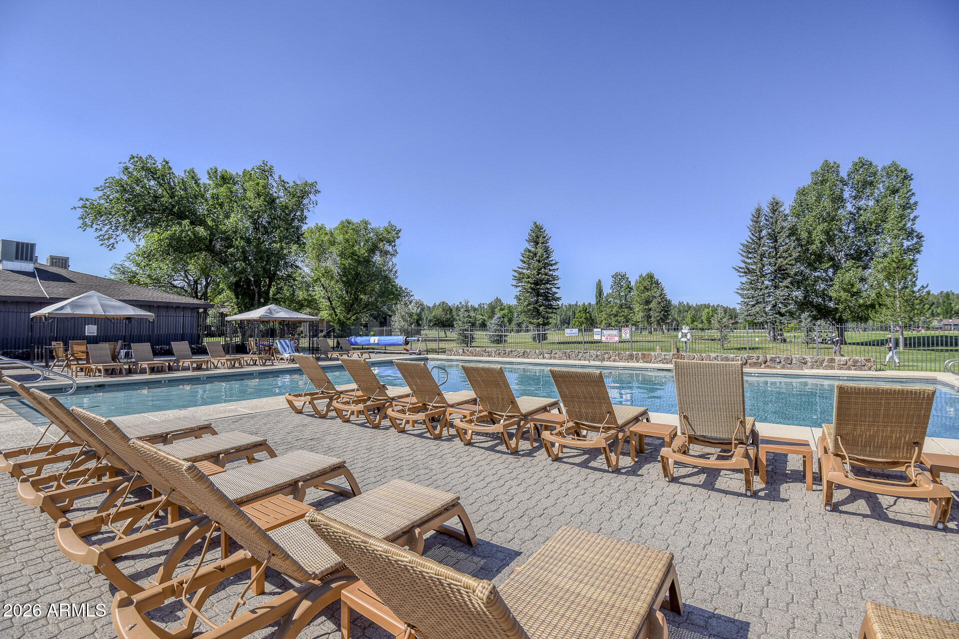 SUBDIVISION: PINEWOOD UNIT 09 LOT: 91 SIXTEENTH: SW QUARTER: NW SECTION: 15 TOWNSHIP: 18N RANGE: 07E - Residential