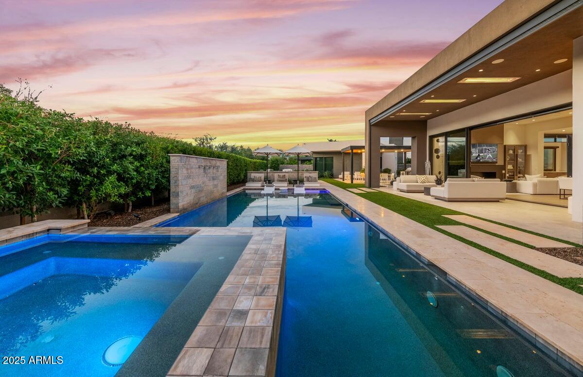 RITZ-CARLTON PARCEL B AMD 3 REPLAT - Residential