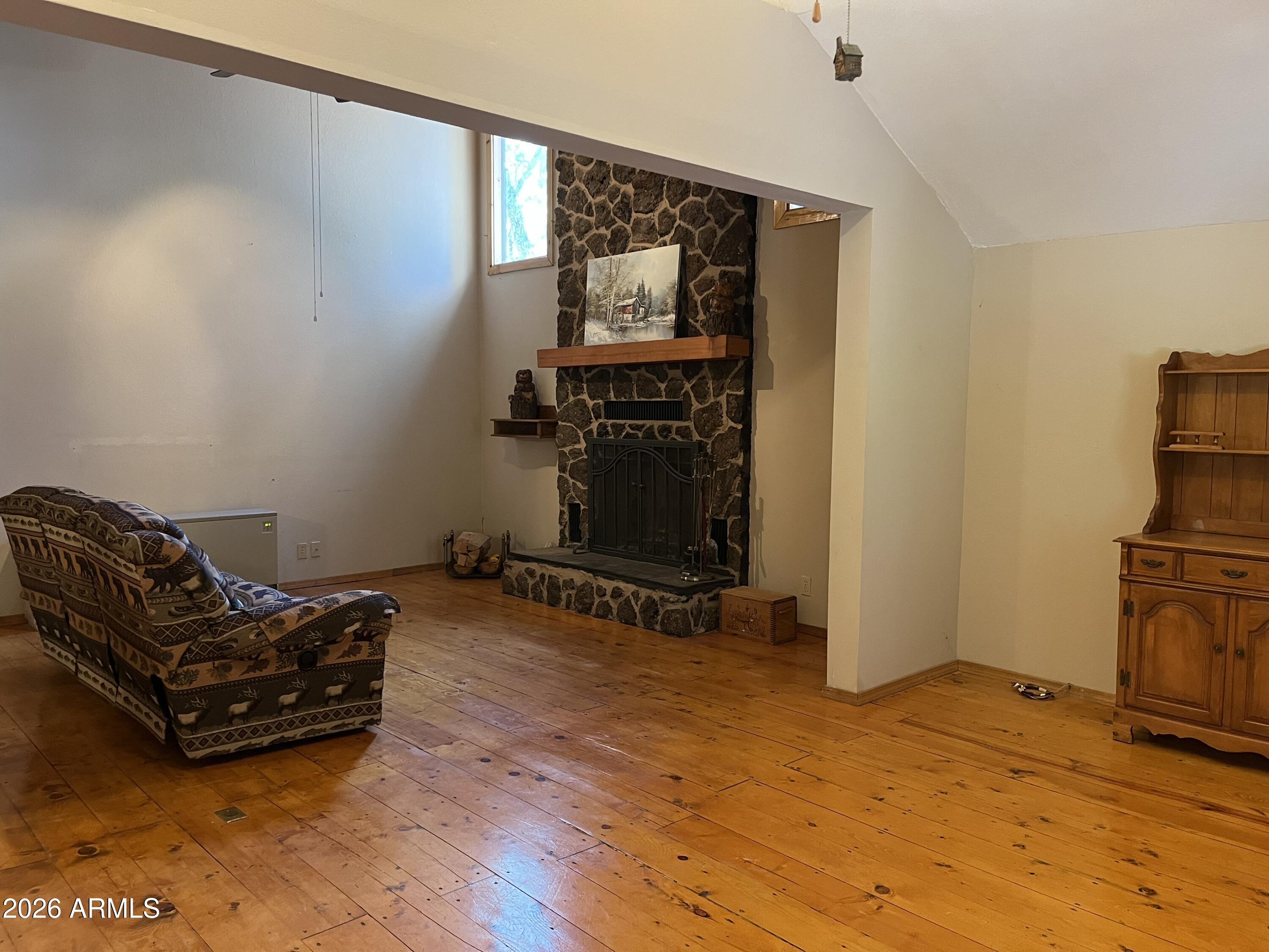 WHITE MOUNTAIN CLUB ESTATES UNIT 2 - Residential
