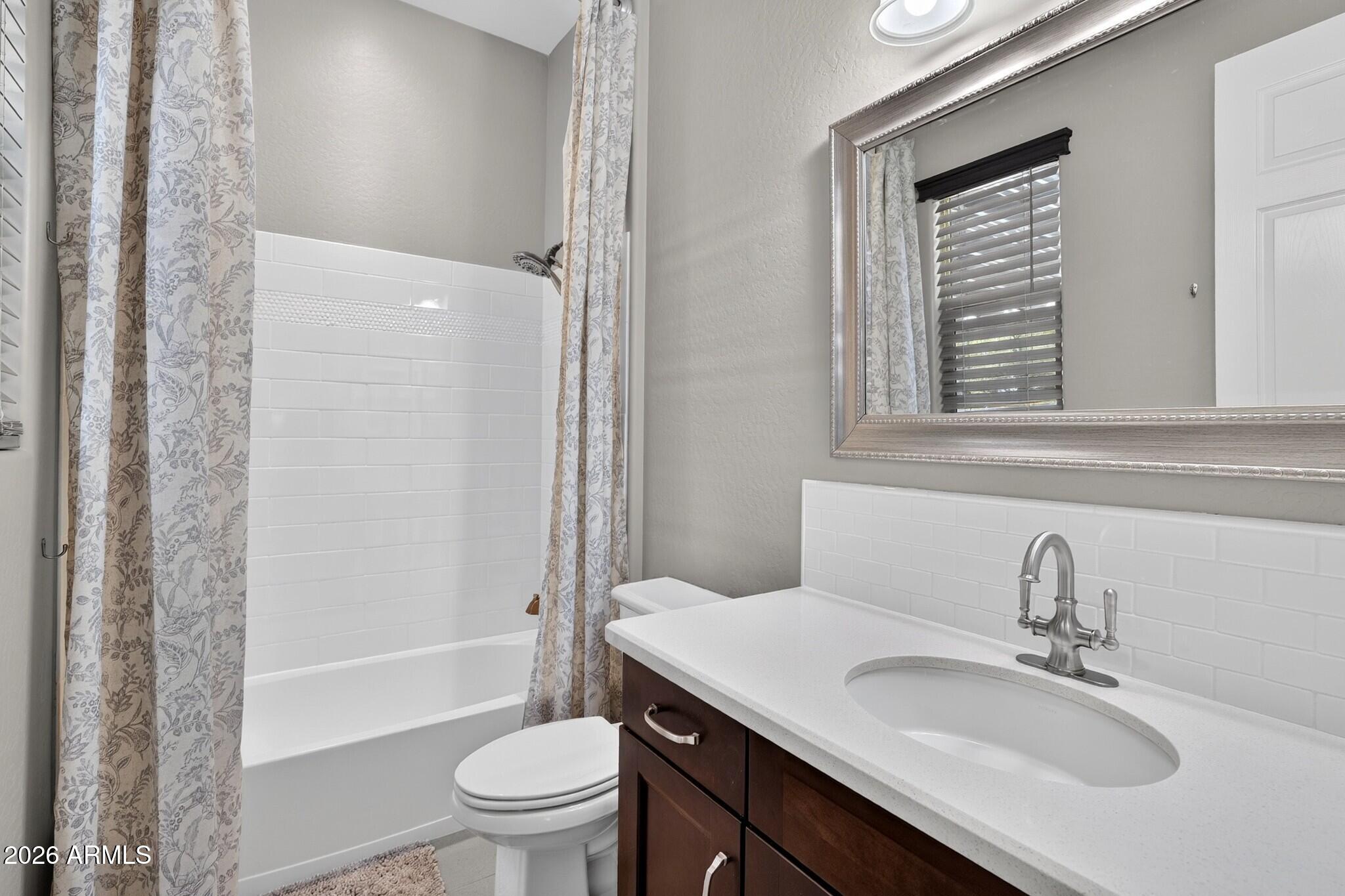 LA JARA FARMS - Residential