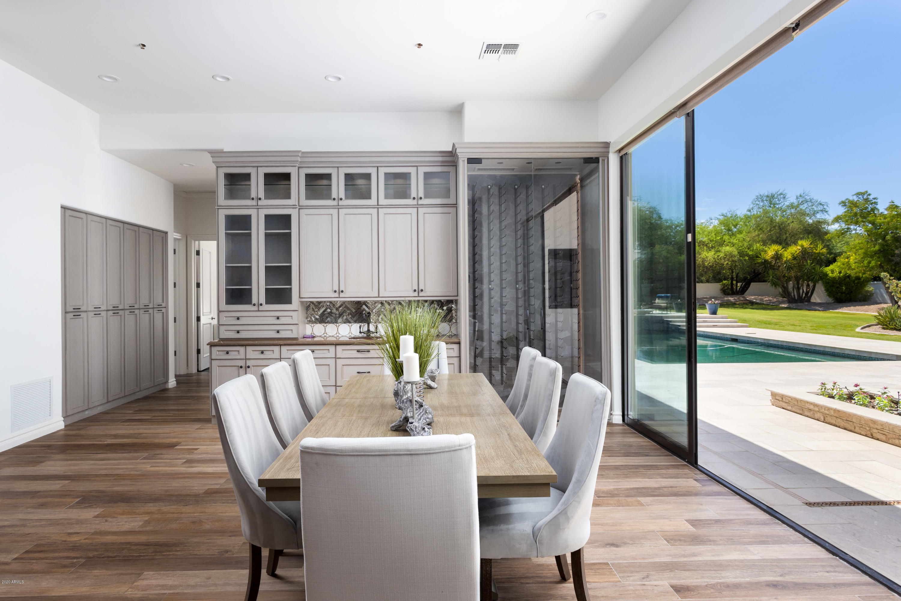 CASA BLANCA GARDENS - Residential