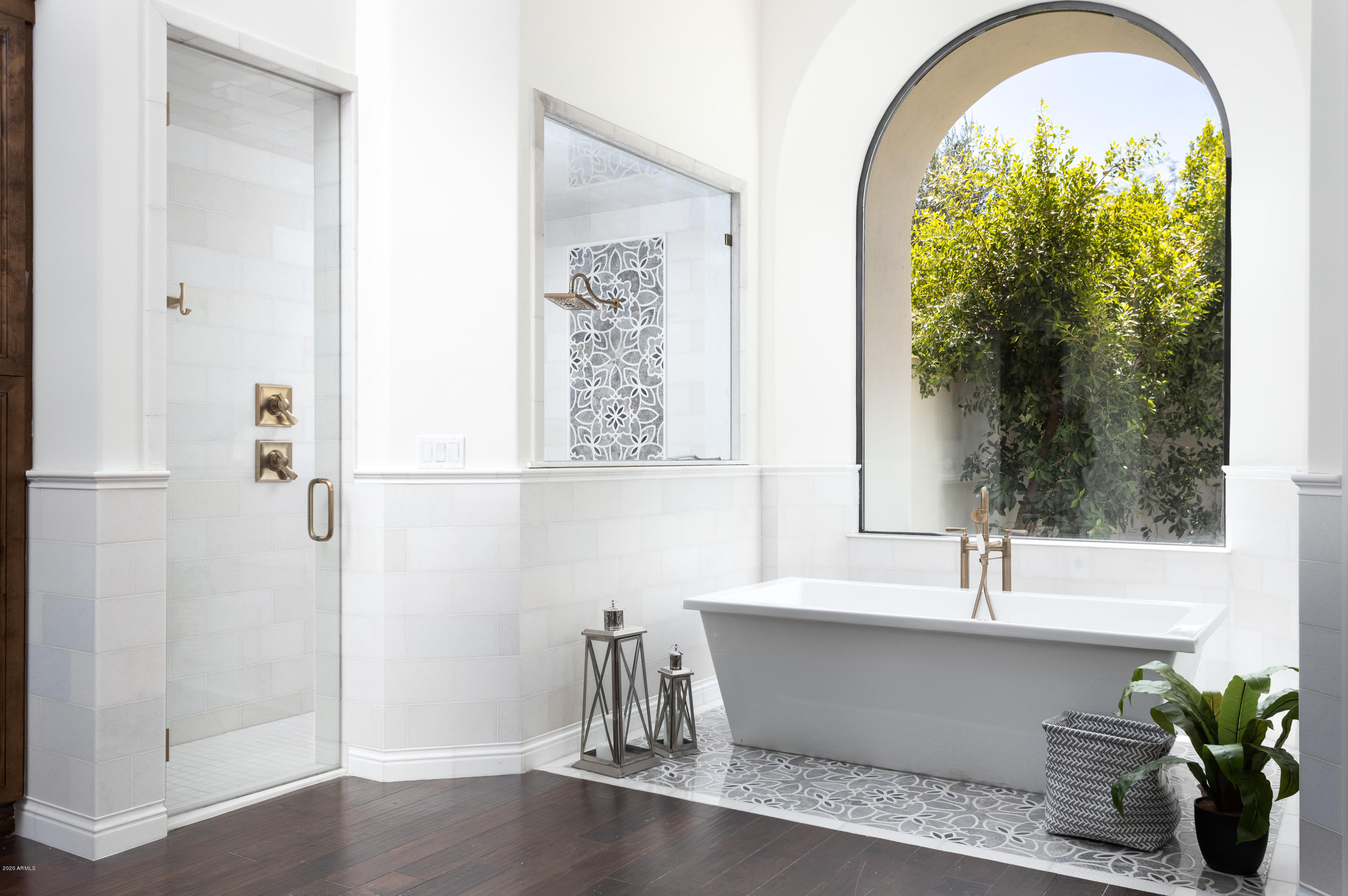CASA BLANCA GARDENS - Residential