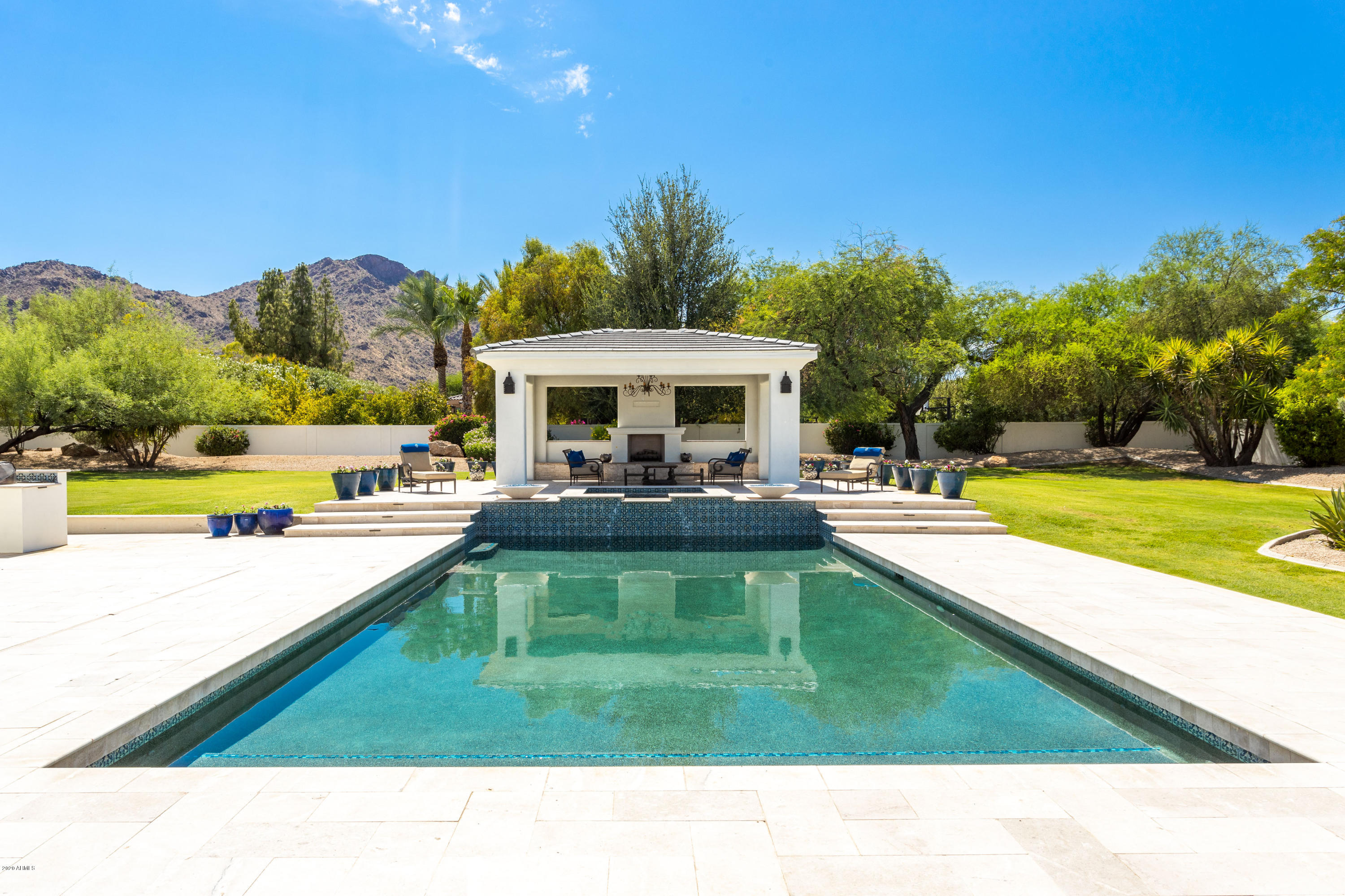 CASA BLANCA GARDENS - Residential
