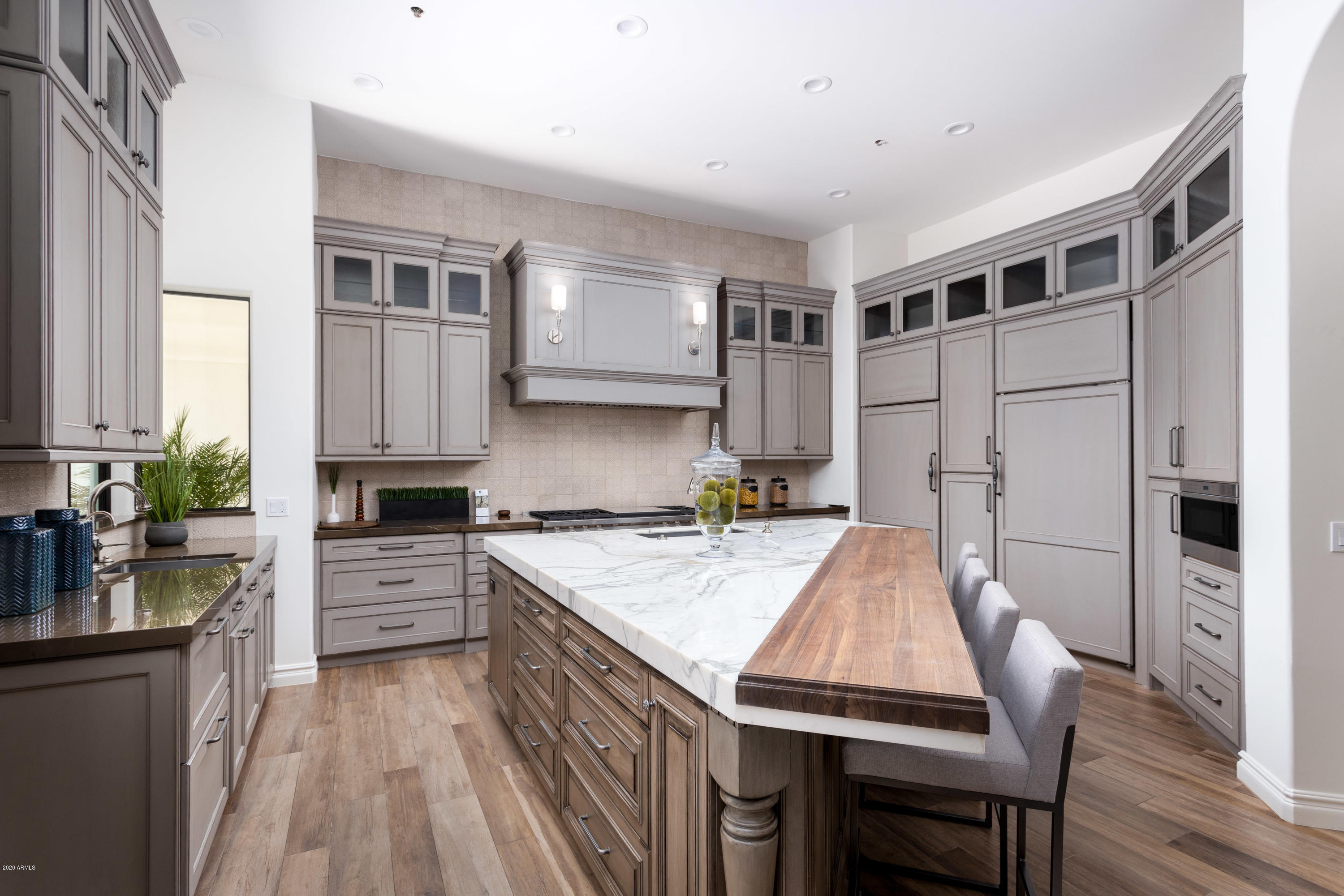 CASA BLANCA GARDENS - Residential