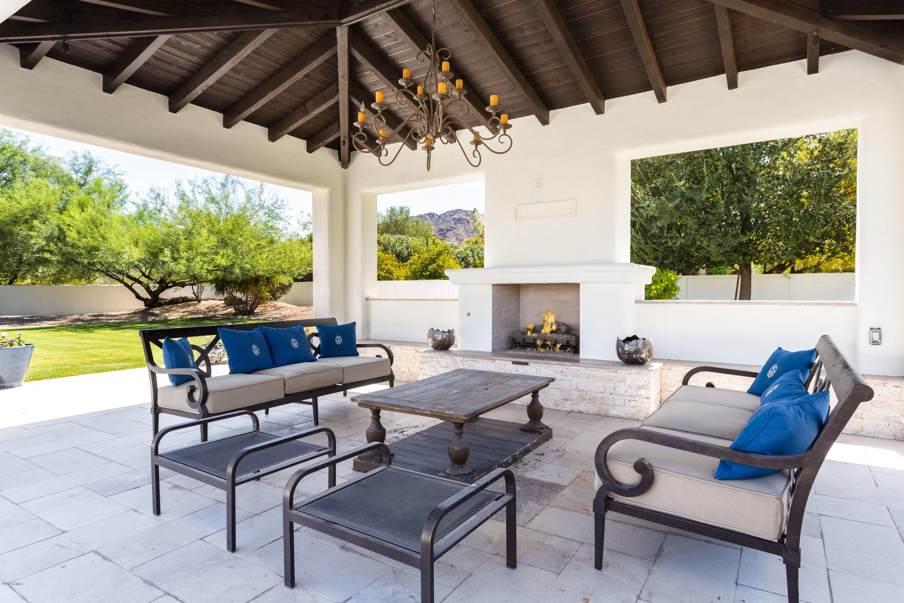 CASA BLANCA GARDENS - Residential