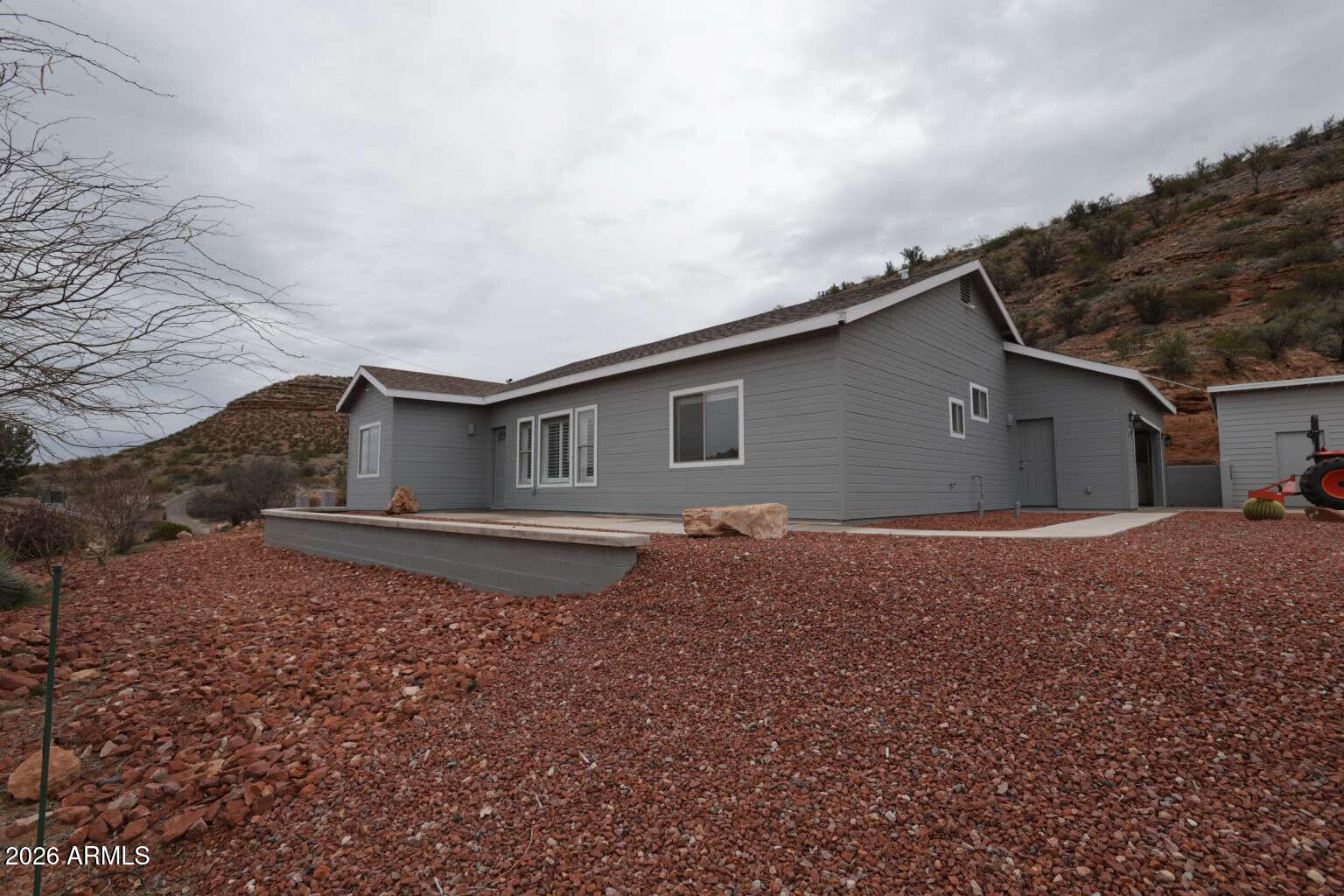 AN IRREG M&B PTN N2SW4 SW PCL COR APPROX 1295'E & 520'N OF SW COR N2SW4 SEC 15-15-4E CONT 2.67AC - Residential