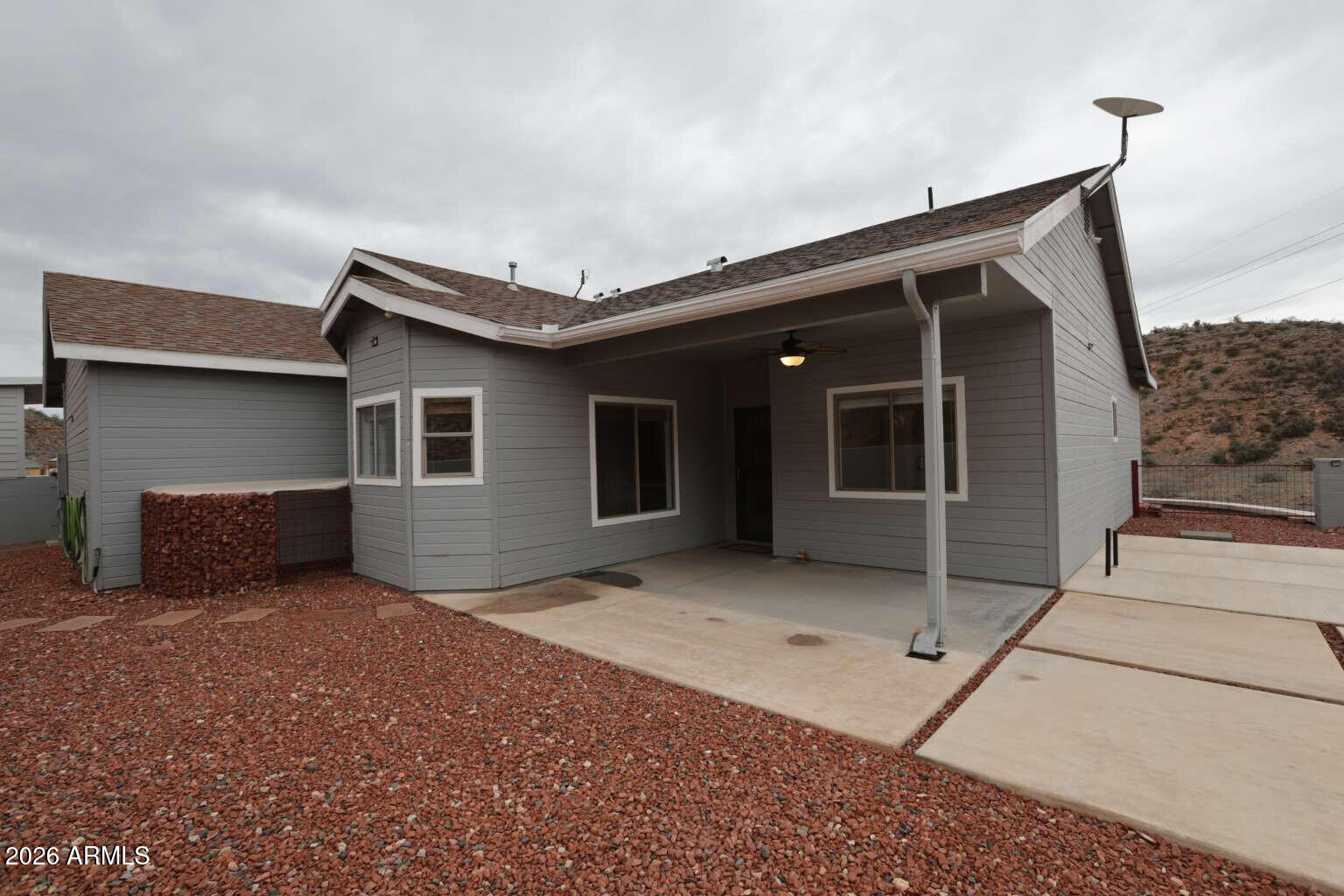 AN IRREG M&B PTN N2SW4 SW PCL COR APPROX 1295'E & 520'N OF SW COR N2SW4 SEC 15-15-4E CONT 2.67AC - Residential