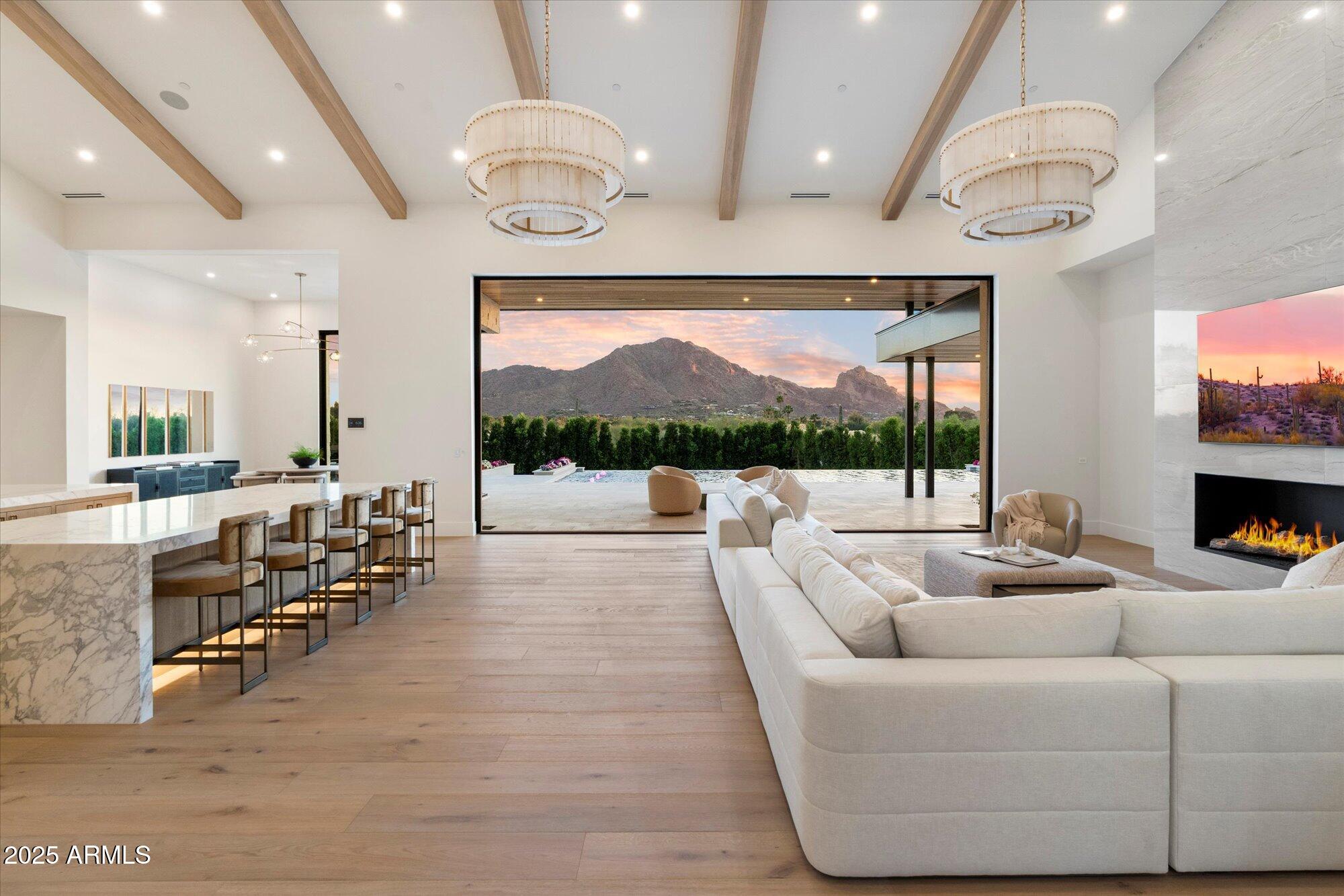 MUMMY MT FOOTHILLS - Residential