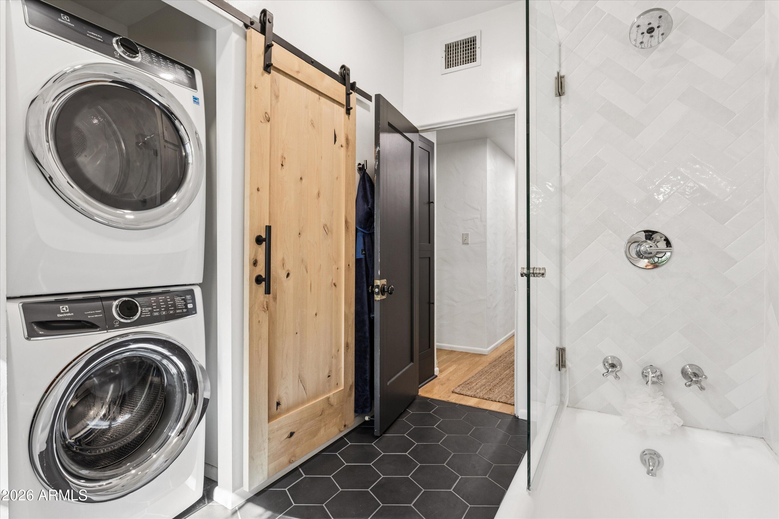 WINDSOR SQUARE BLOCK 2 LOTS 1 THRU 31 - Residential