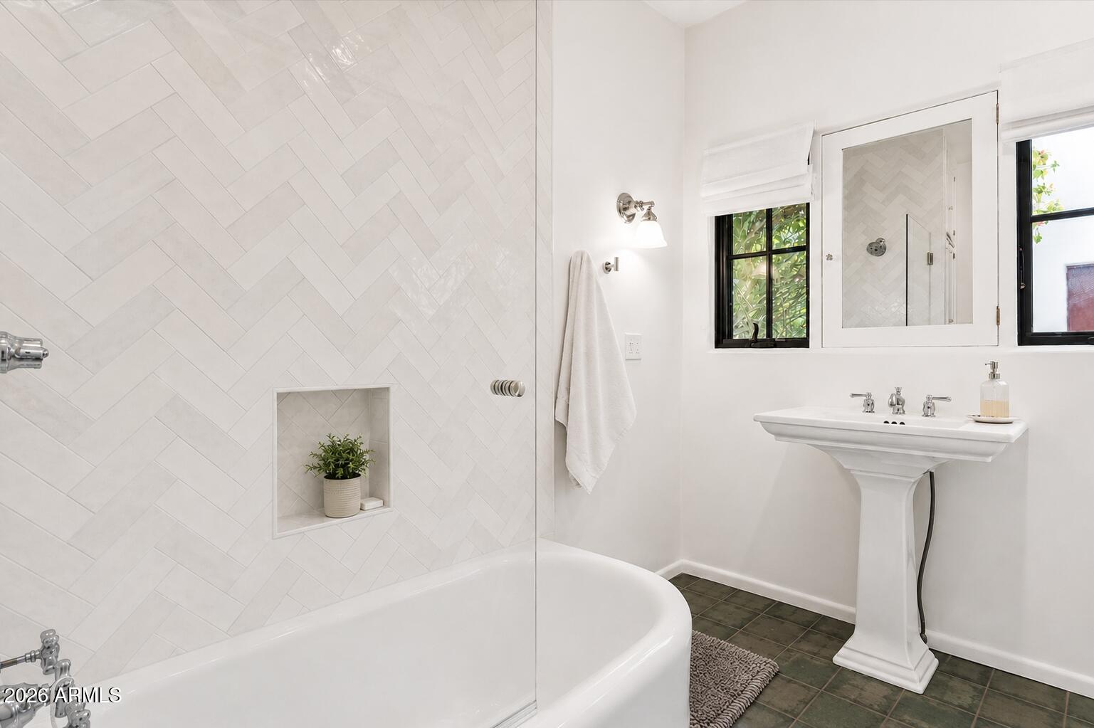 WINDSOR SQUARE BLOCK 2 LOTS 1 THRU 31 - Residential
