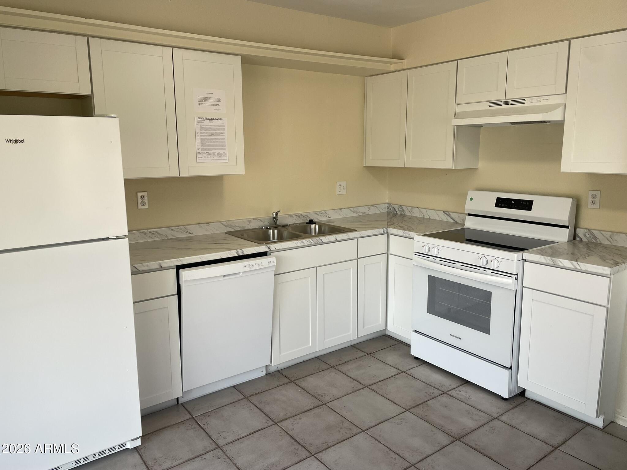 KNOELL VILLA SOLANO - Residential Lease
