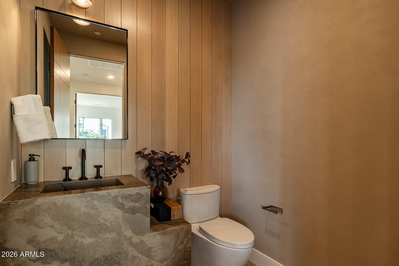 CAMELBACK PARK ESTATES - Residential