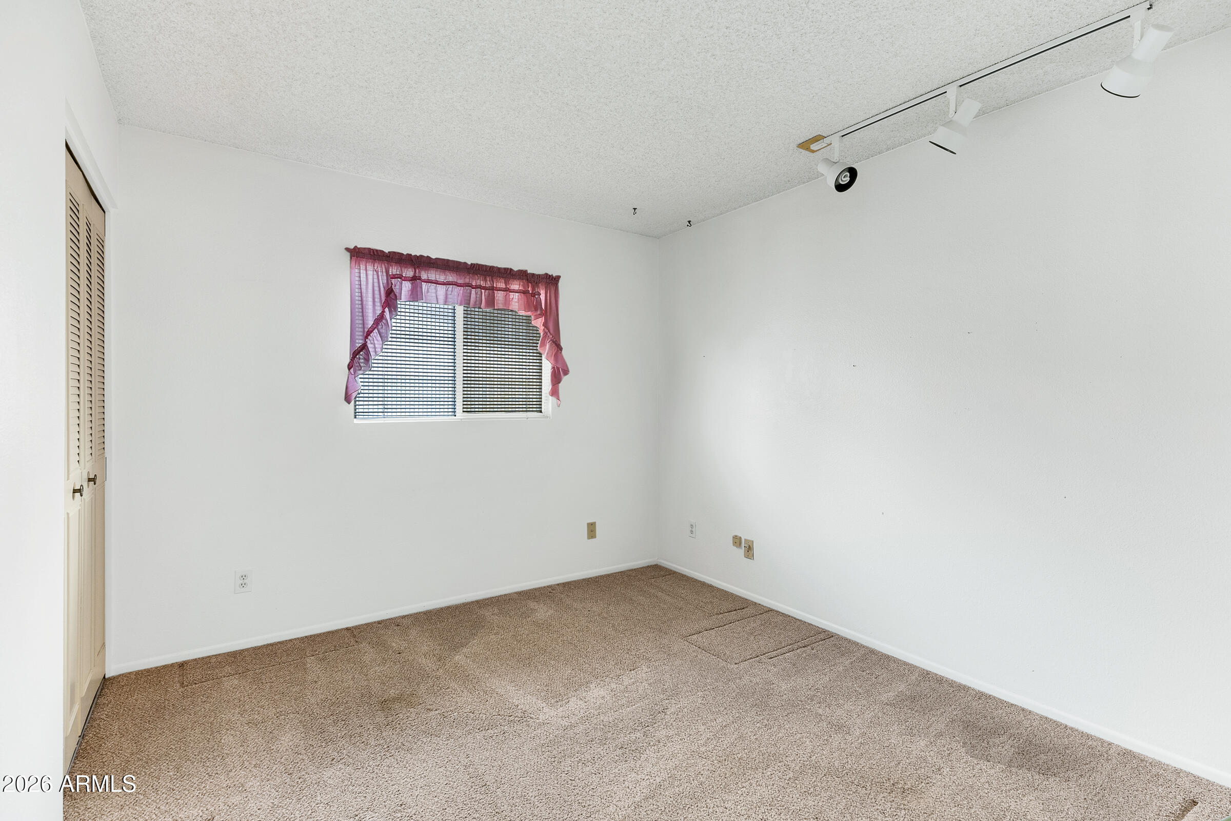 TEMPE GARDENS 19 LOT 2042-2114 - Residential