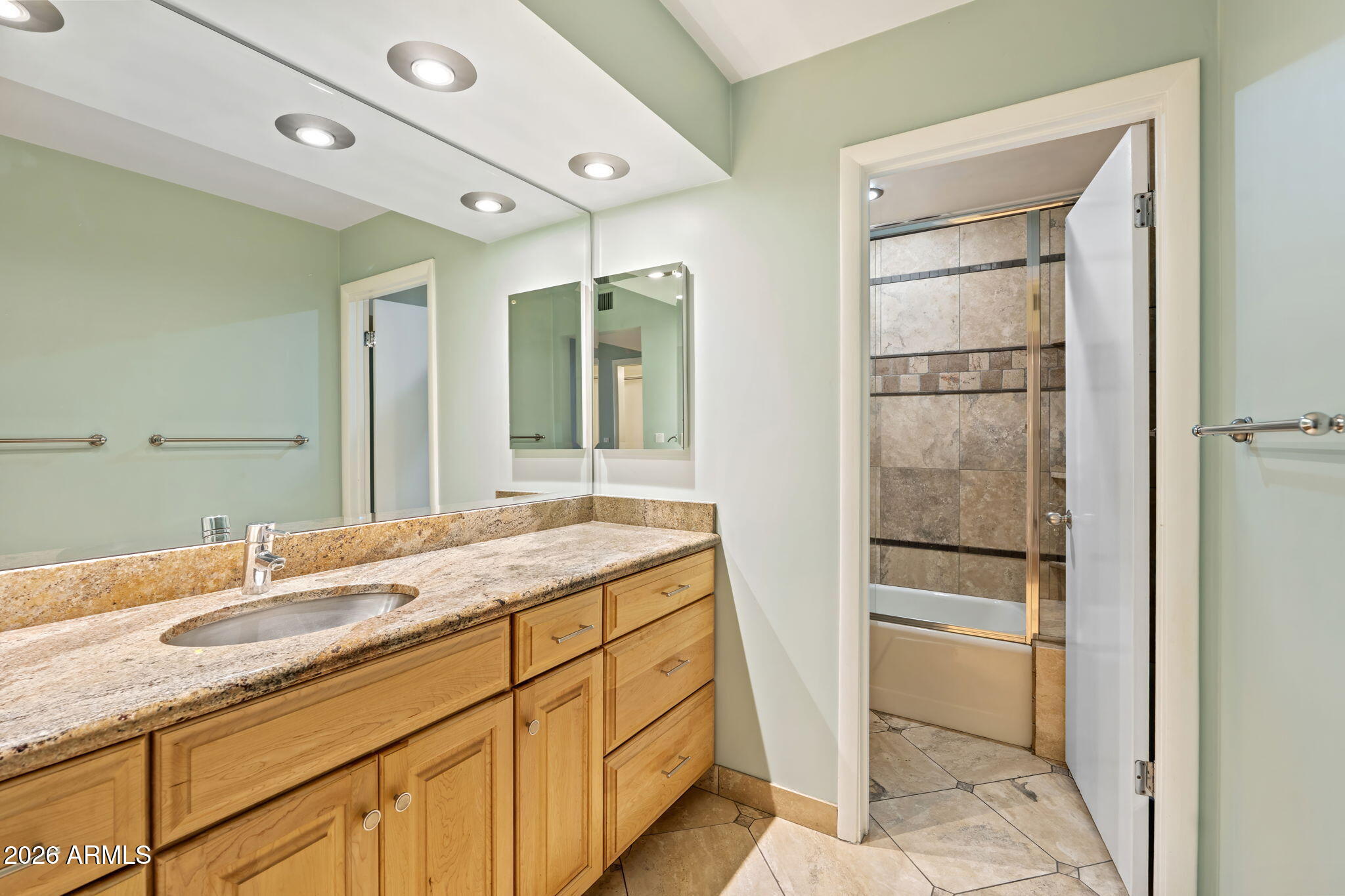 LA JOLLA - Residential Lease