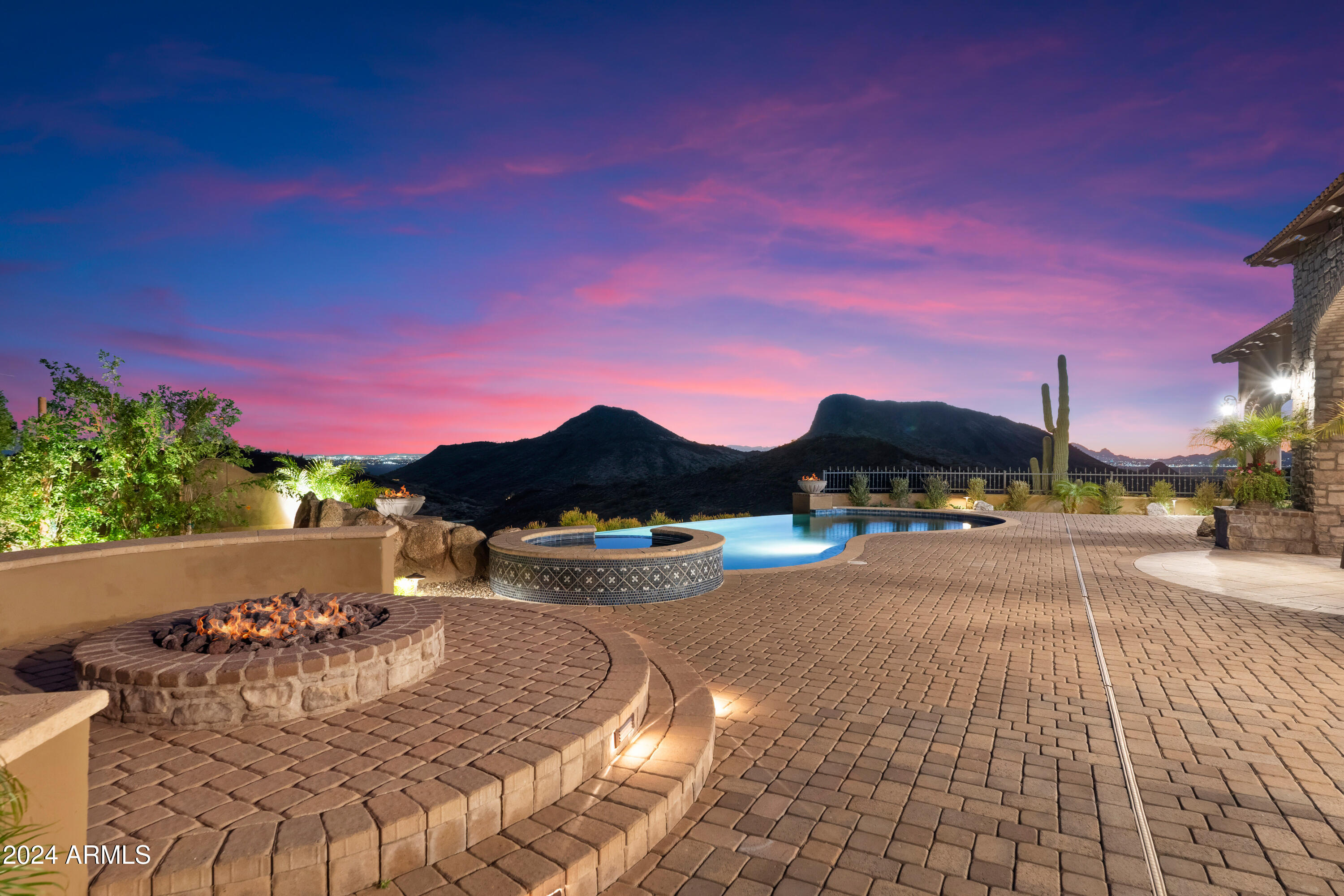 CRESTVIEW AT FOUNTAIN HILLS - Residential