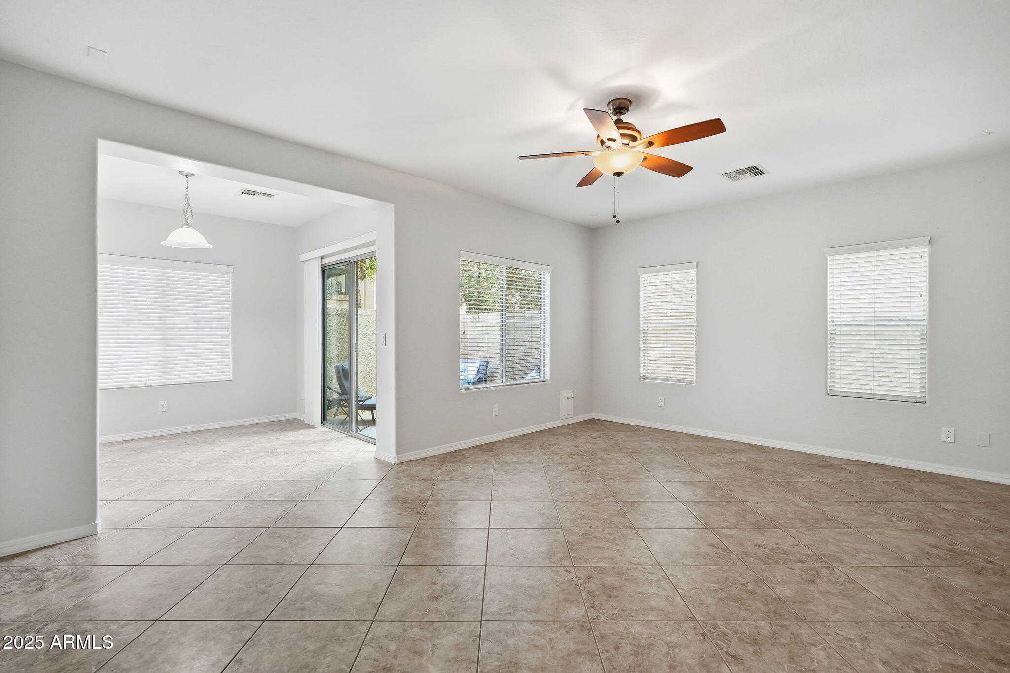 ANTHEM UNIT 101 - Residential Lease