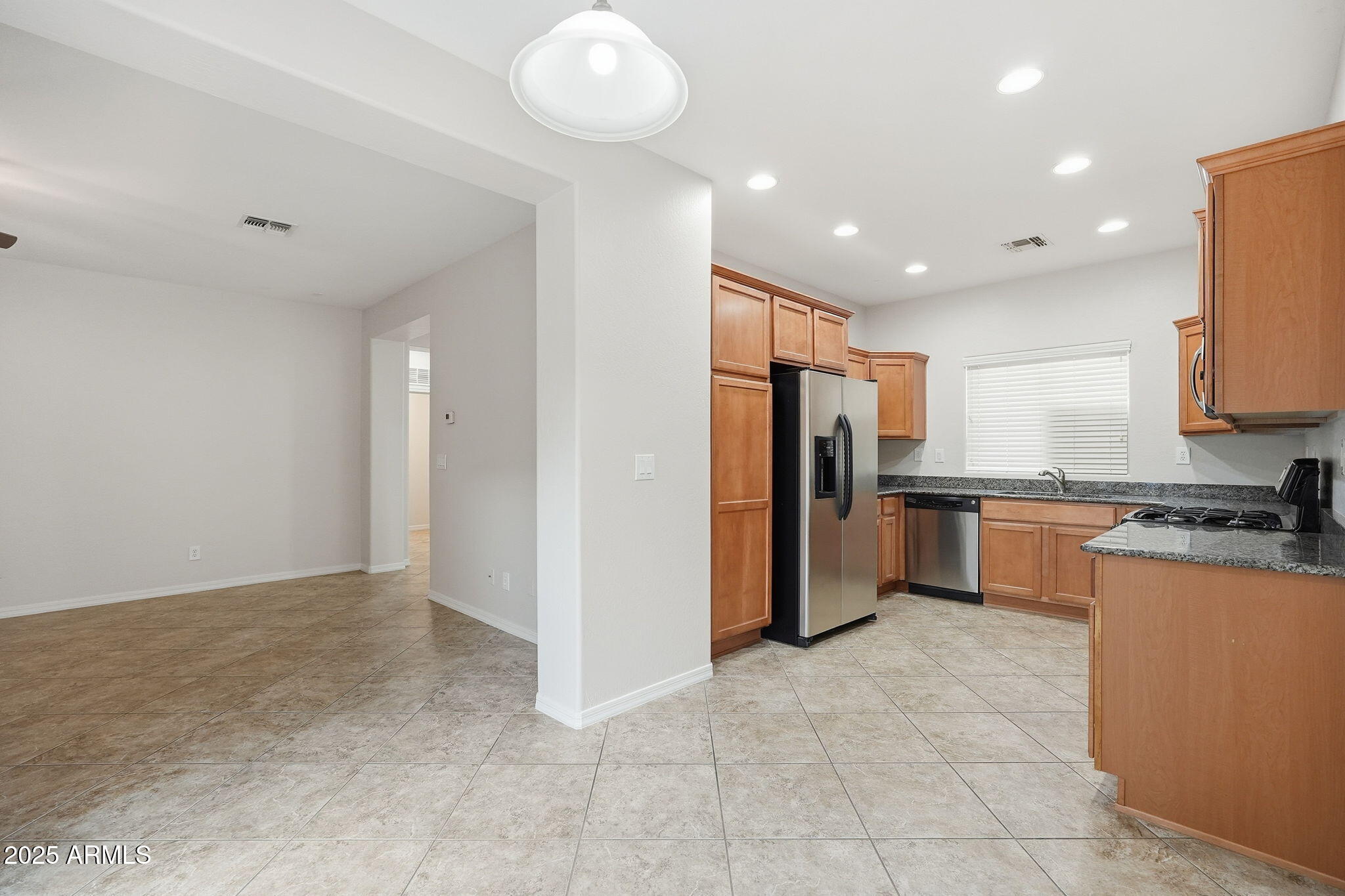 ANTHEM UNIT 101 - Residential Lease