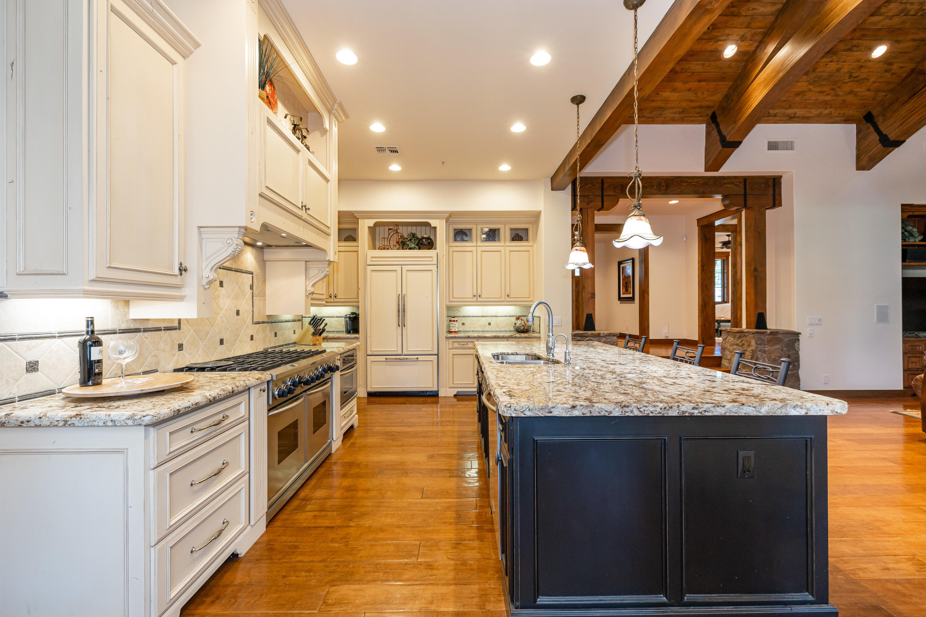 ESTATES AT PINE CANYON - Residential