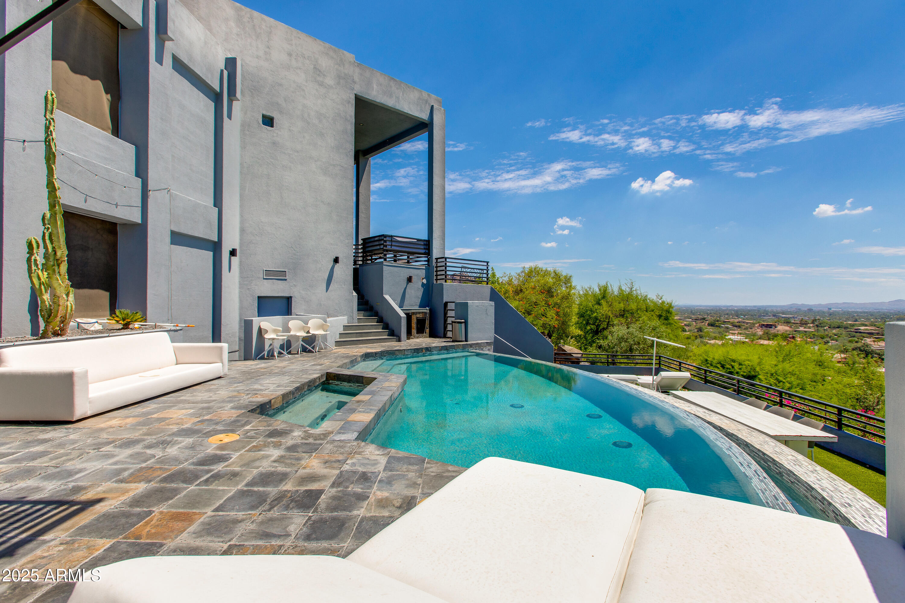 PARADISE HIGHLANDS 2 - Residential