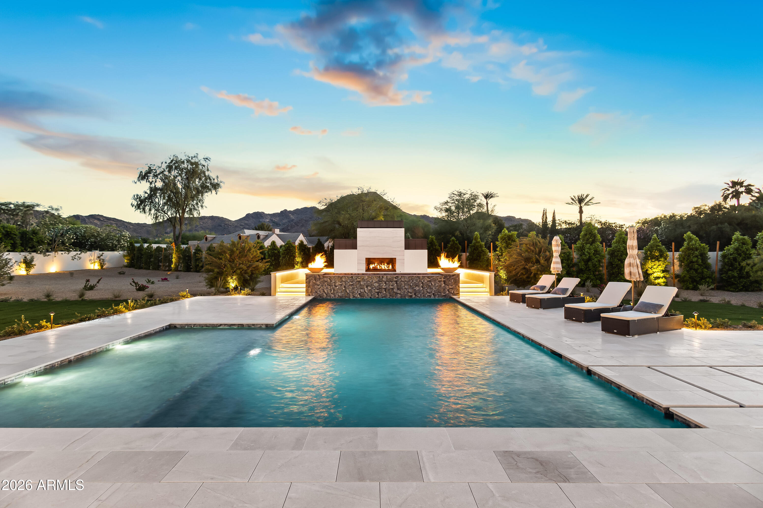 CAMELBACK COUNTRY CLUB ESTATES - Residential