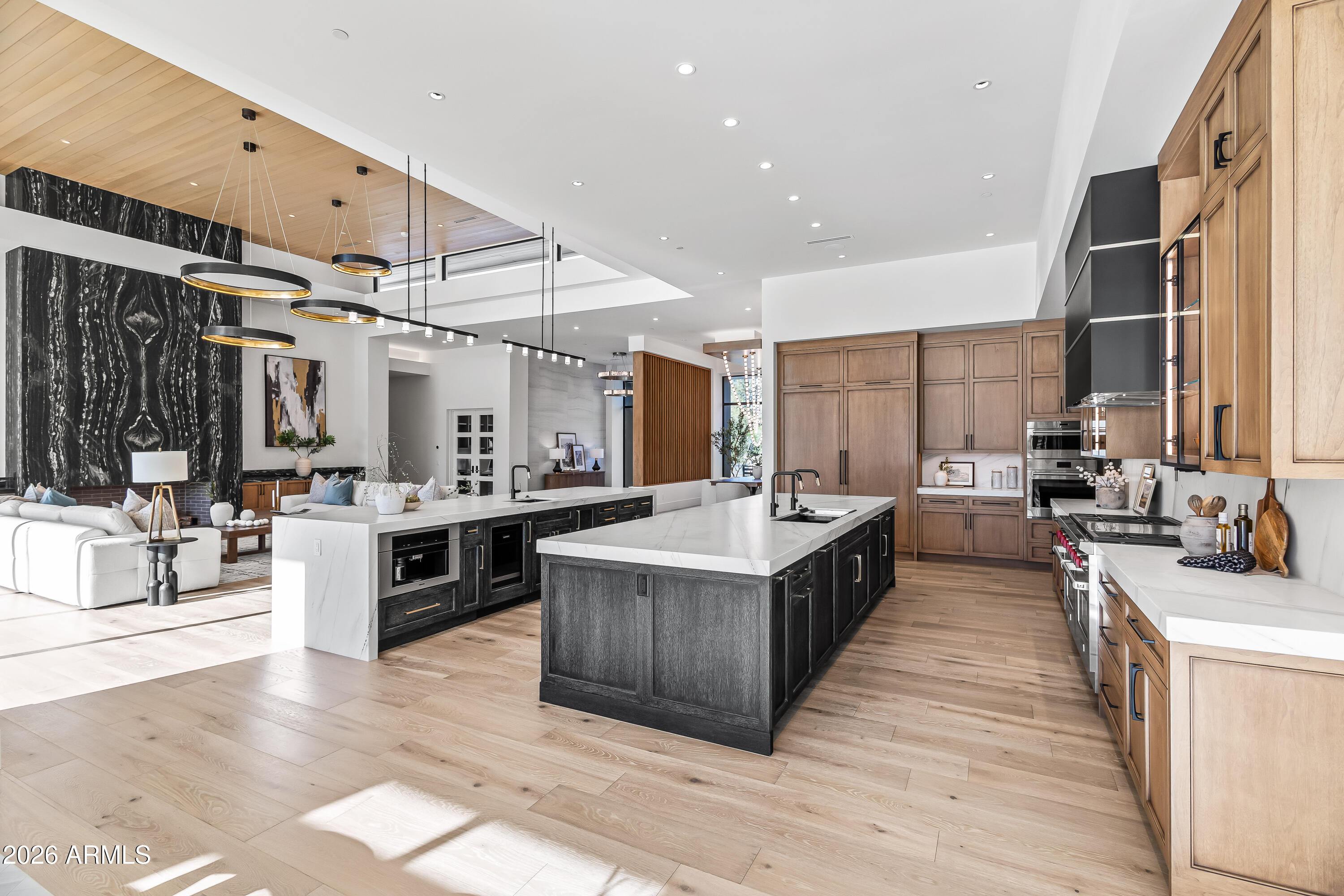 CAMELBACK COUNTRY CLUB ESTATES - Residential