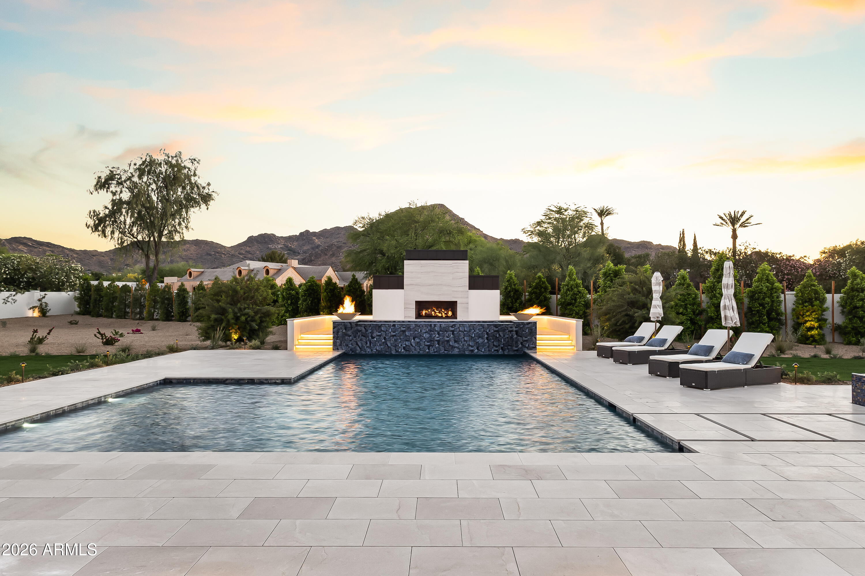 CAMELBACK COUNTRY CLUB ESTATES - Residential