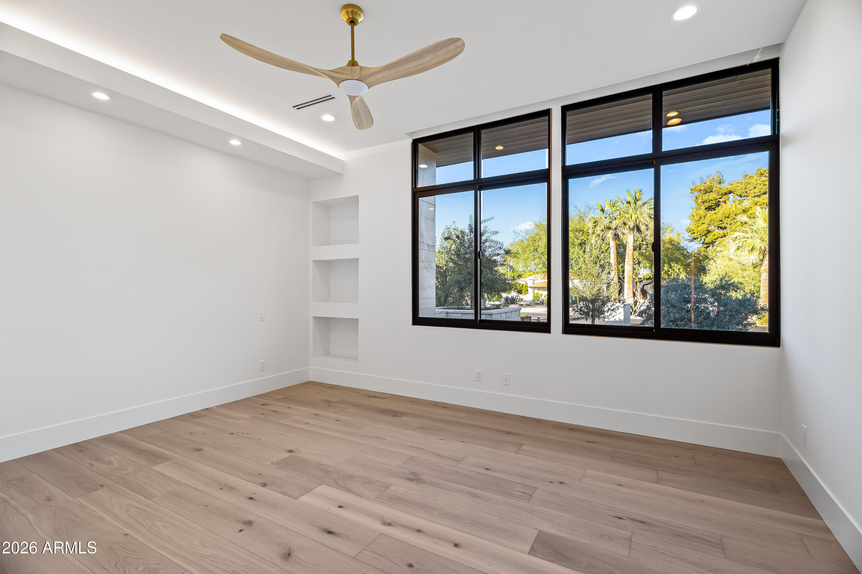 CAMELBACK COUNTRY CLUB ESTATES - Residential