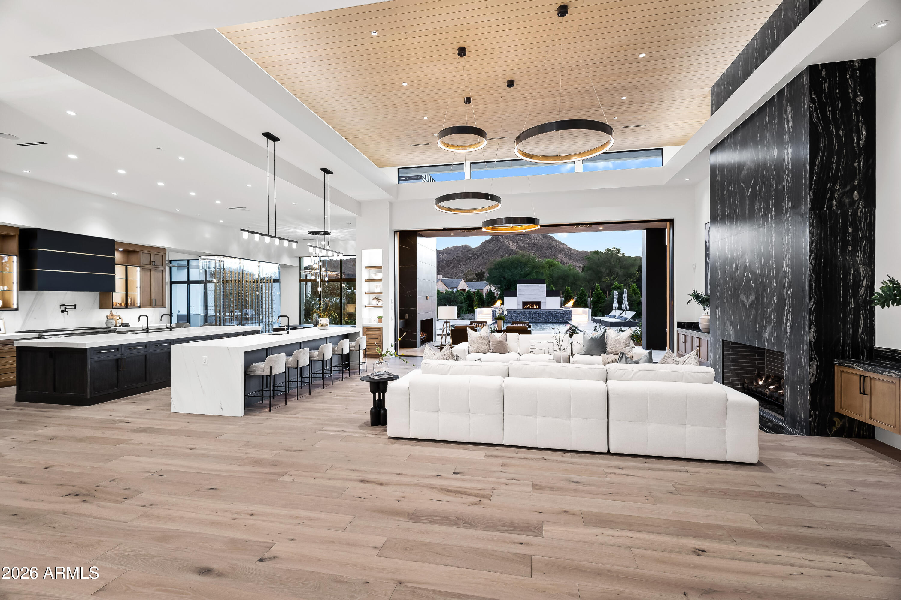 CAMELBACK COUNTRY CLUB ESTATES - Residential