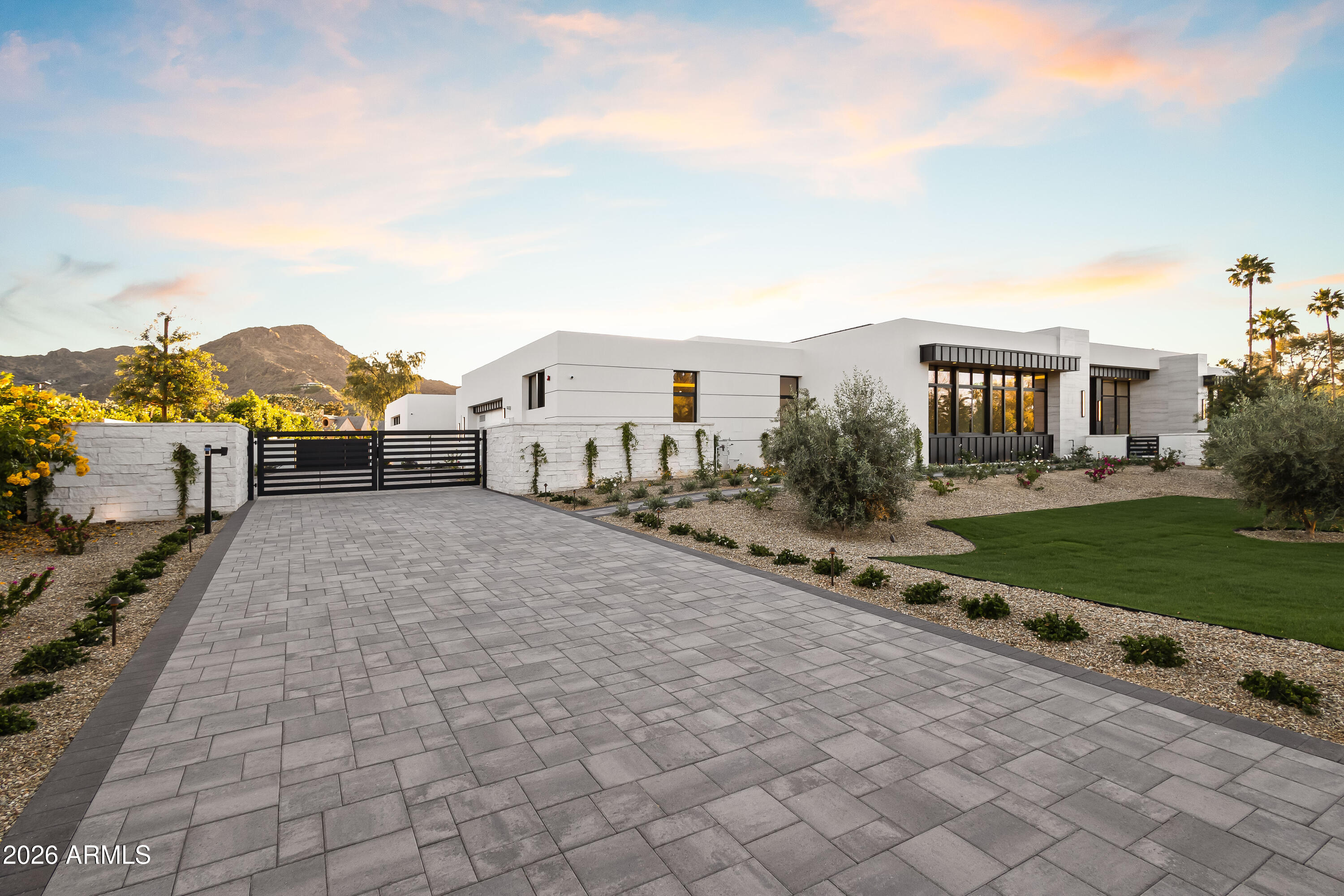 CAMELBACK COUNTRY CLUB ESTATES - Residential